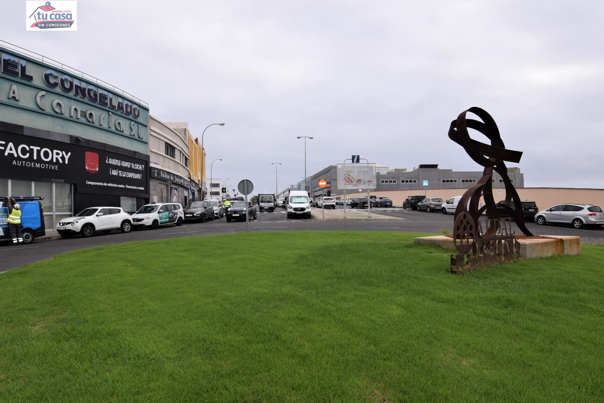 ¡Oportunidad! Se vende oficina de 218 m2. en la avenida principal del Sebadal