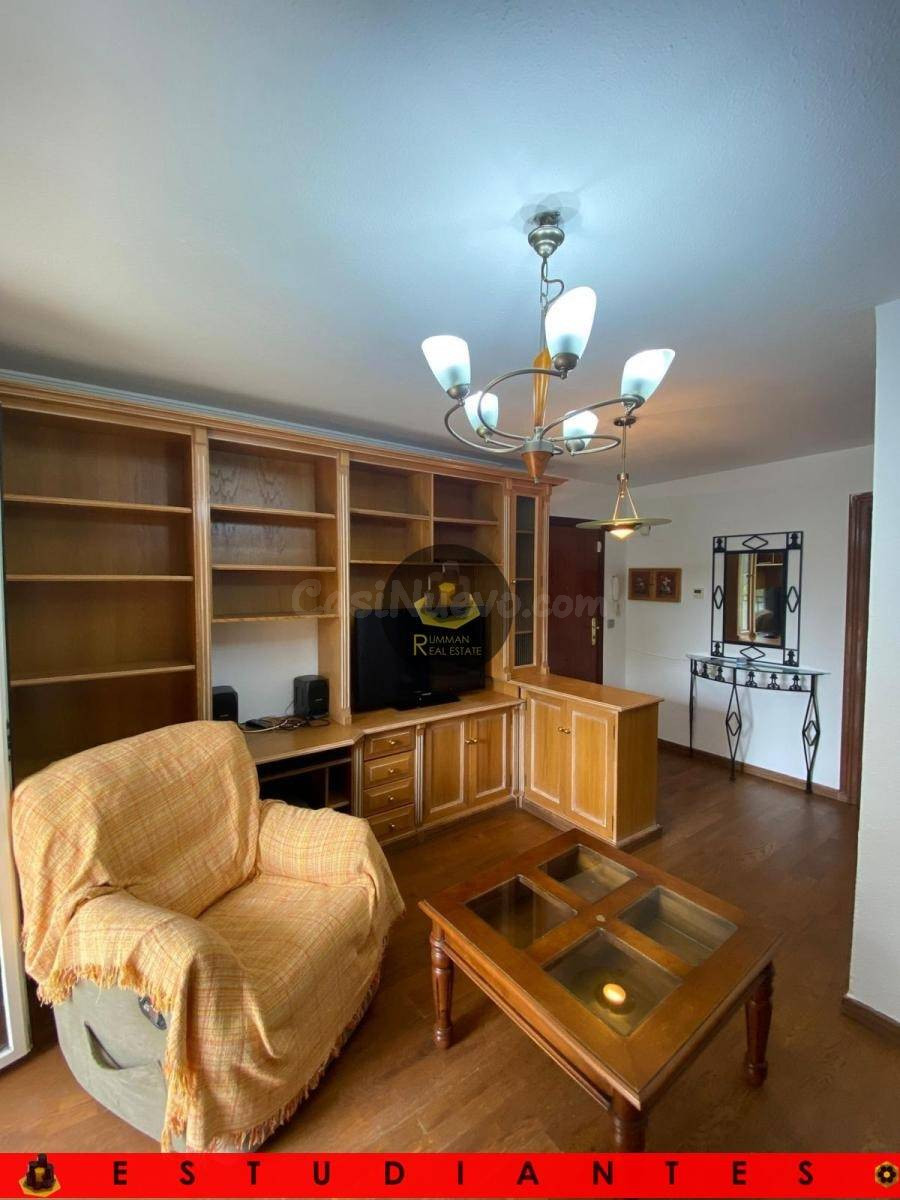 EST / Piso de DOS Dormitorios en Cartuja