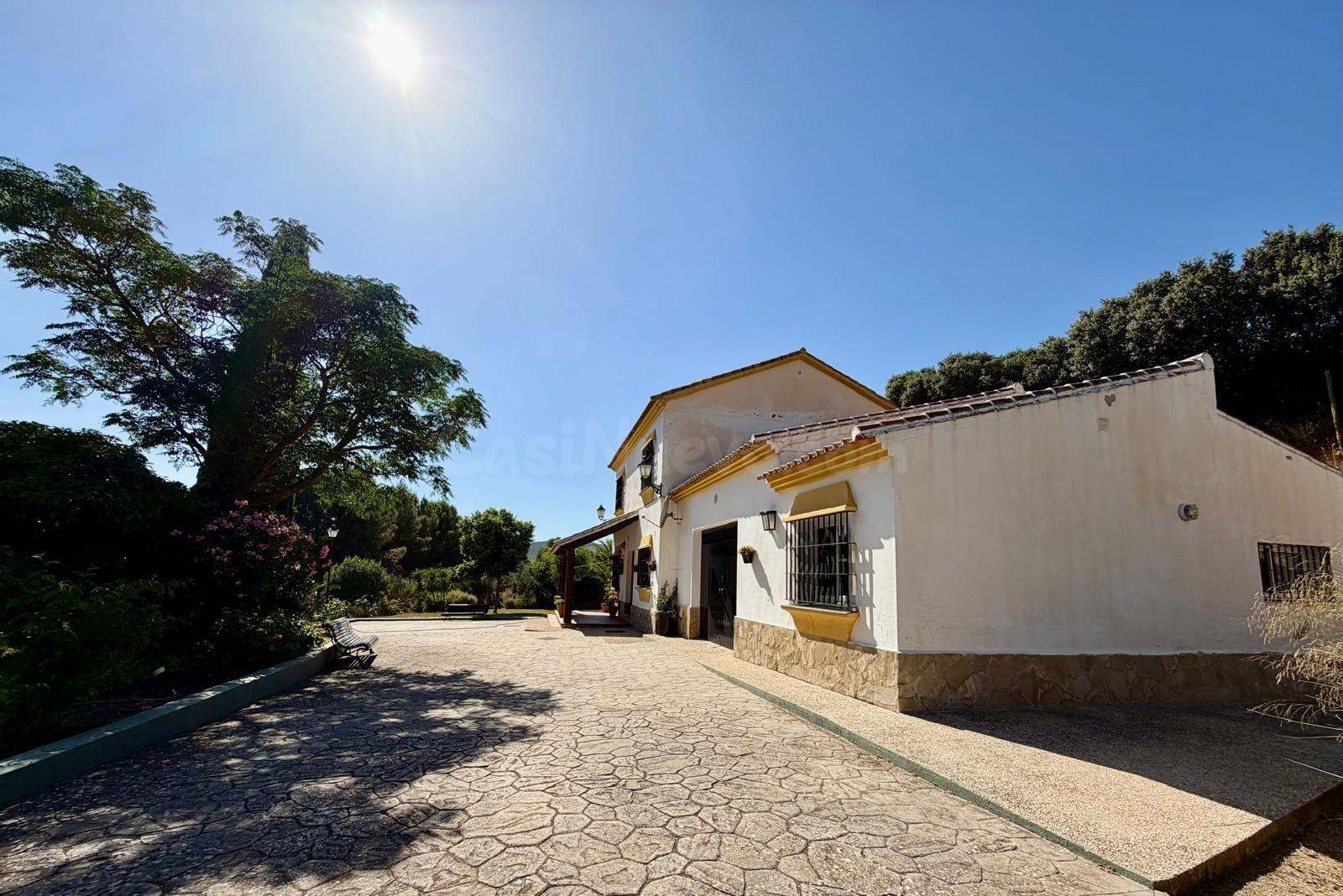 Encantadora casa de campo con 12 hectáreas, piscina  y vista - foto 5