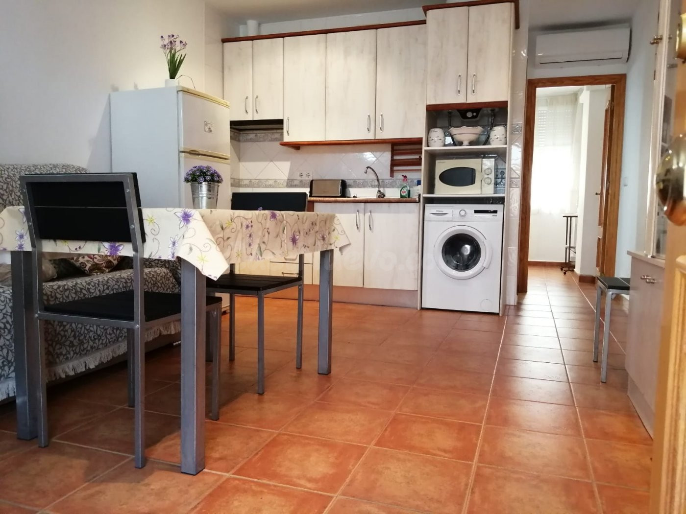 SE ALQUILA APARTAMENTO EN EL CENTRO DE FUENGIROLA