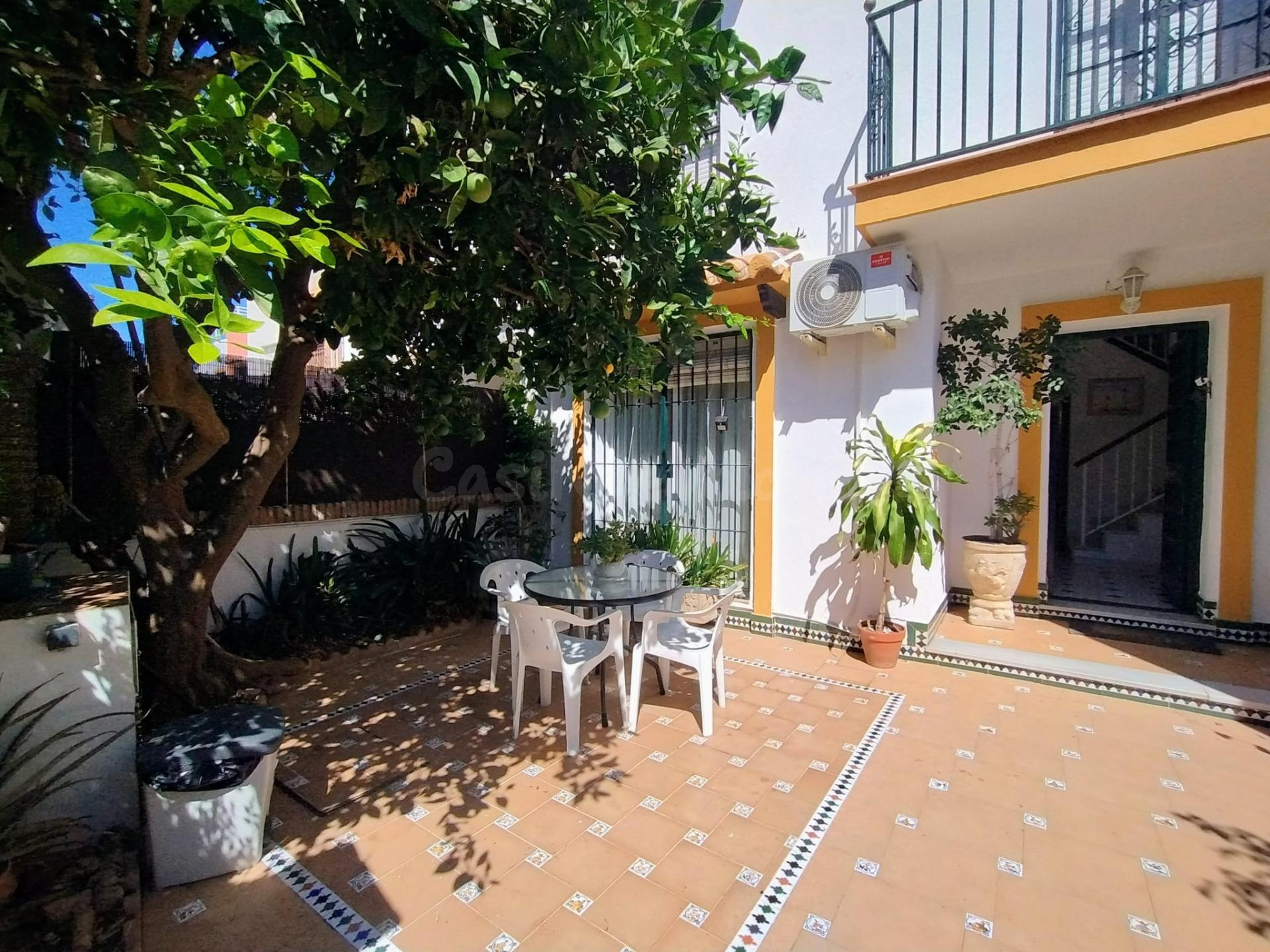 SE ALQUILA ADOSADO EN FUENGIROLA