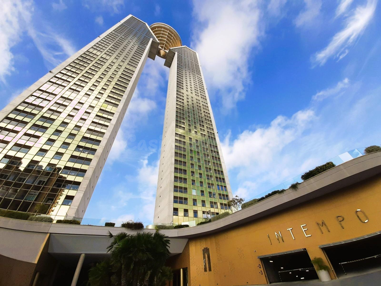 Exclusivo piso de esquina en Intempo, Torre Poniente - www.inmobiliarialesdunes.com