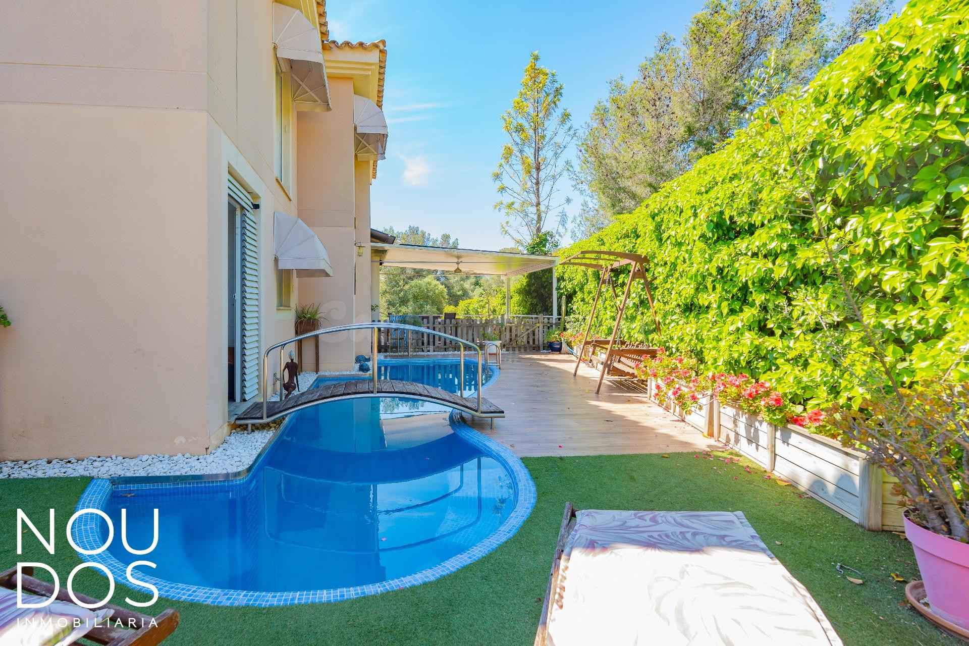 Adosado con 4 habitaciones y piscina en zona colegios - foto 3