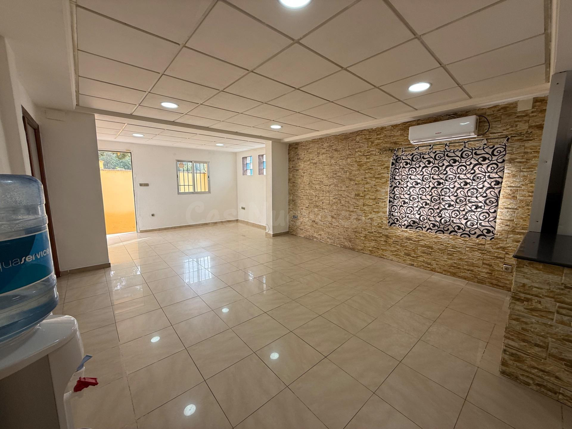 CHALET EN URB. LES MALLAES CON PISCINA
