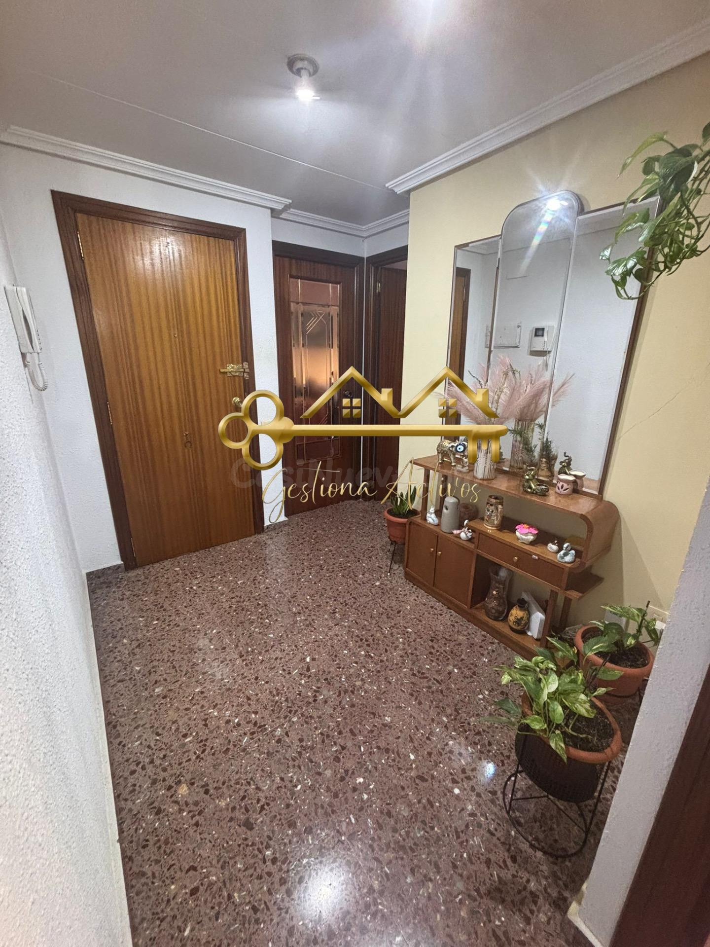 Piso amplio en zona Dos de Mayo