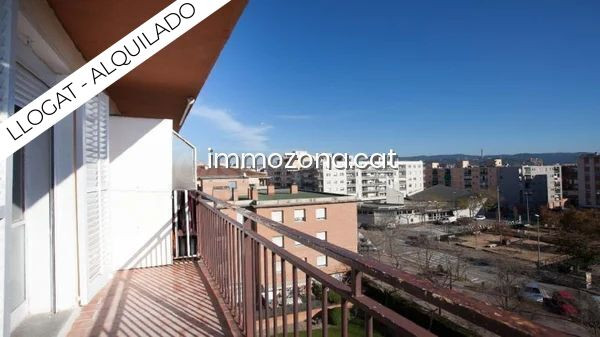 PISO ALQUILADO 95 M2, 3 habitaciones, CON BALCÓN, EN C/ FINESTRELLES-STA EUGENIA, GIRONA