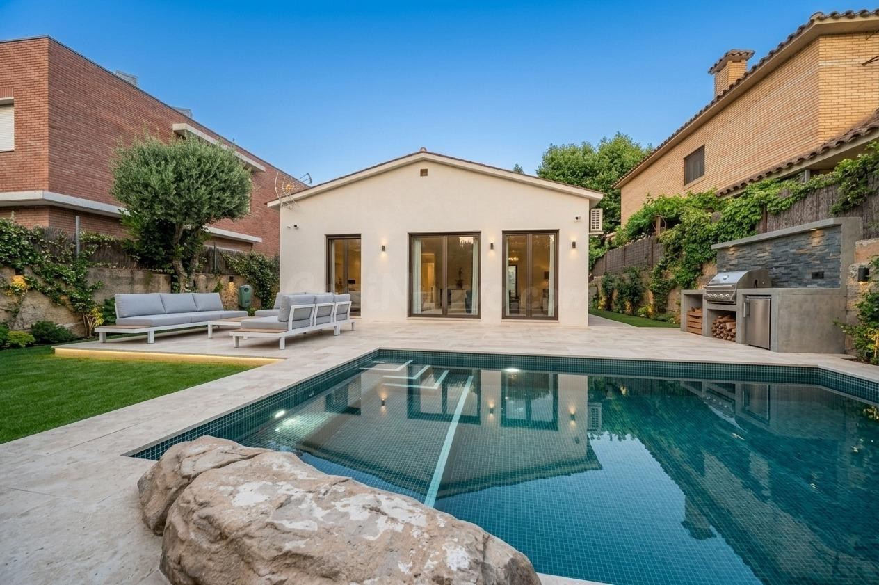 Casa o chalet independiente en venta en Calle de Bascònia - foto 2
