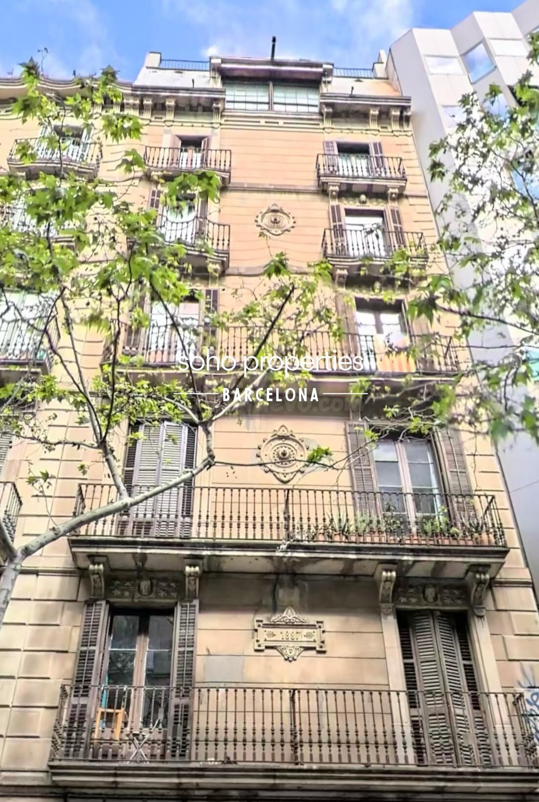Ático Dúplex en Finca Regia para Reformar con Gran Terraza e