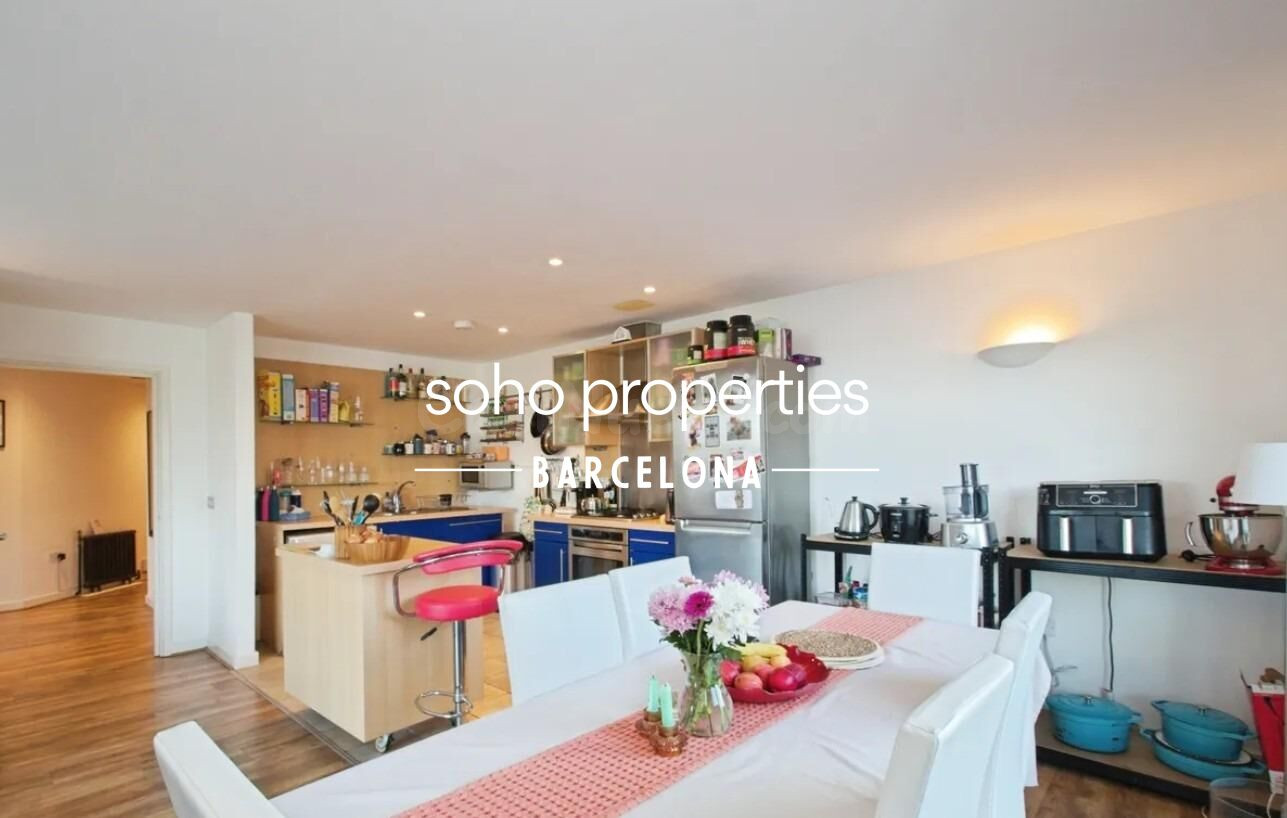 Exclusivo piso con 2 dormitorios dobles y 2 baños en el corazón del Eixample: Espacio y confort