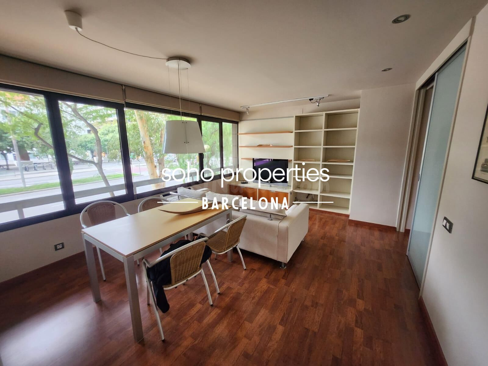 Luminosa vivienda en Calle Tarragona
