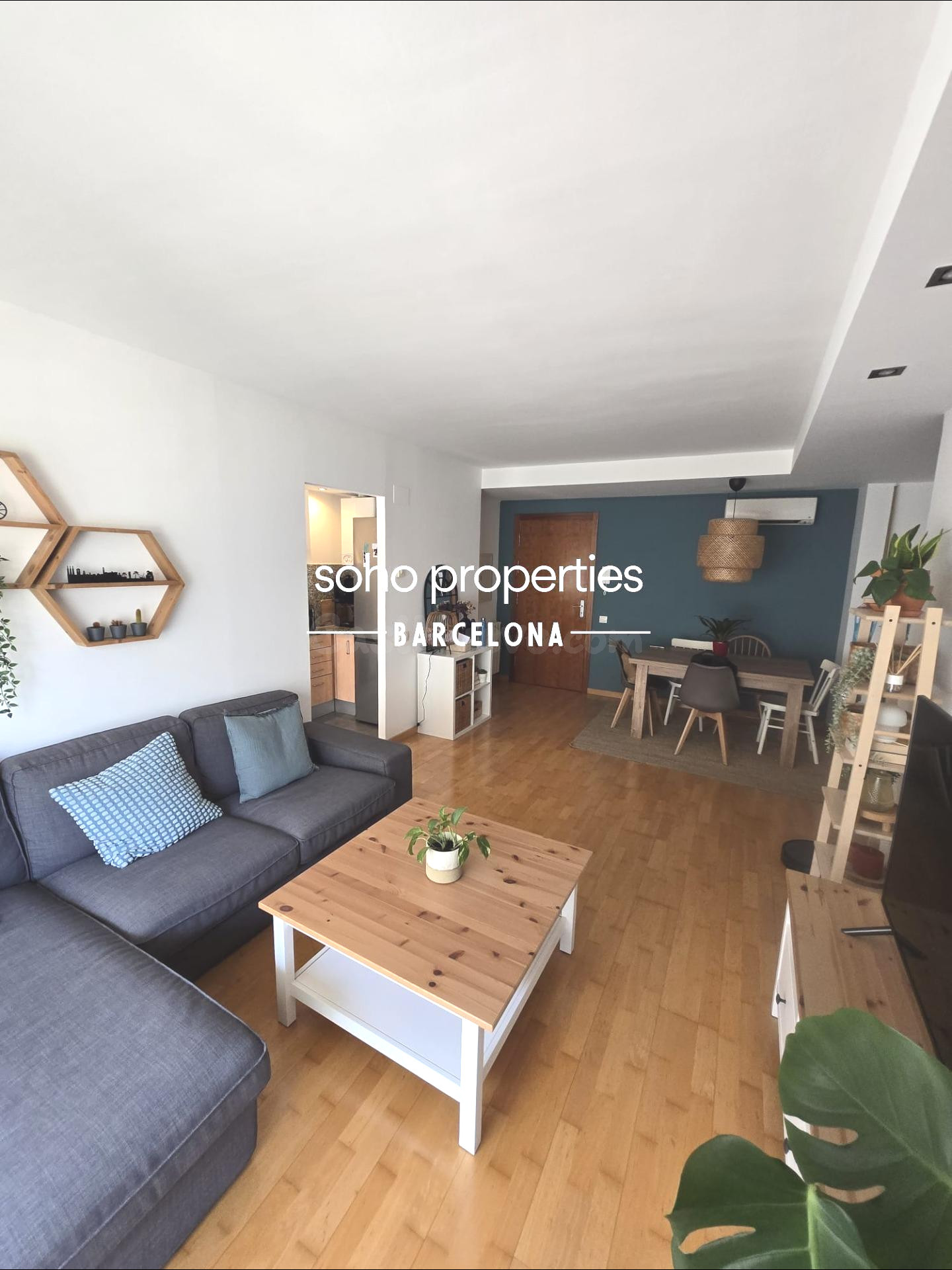 ¡A 3 minutos de la playa y con piscina! Precioso piso con ve - foto 2