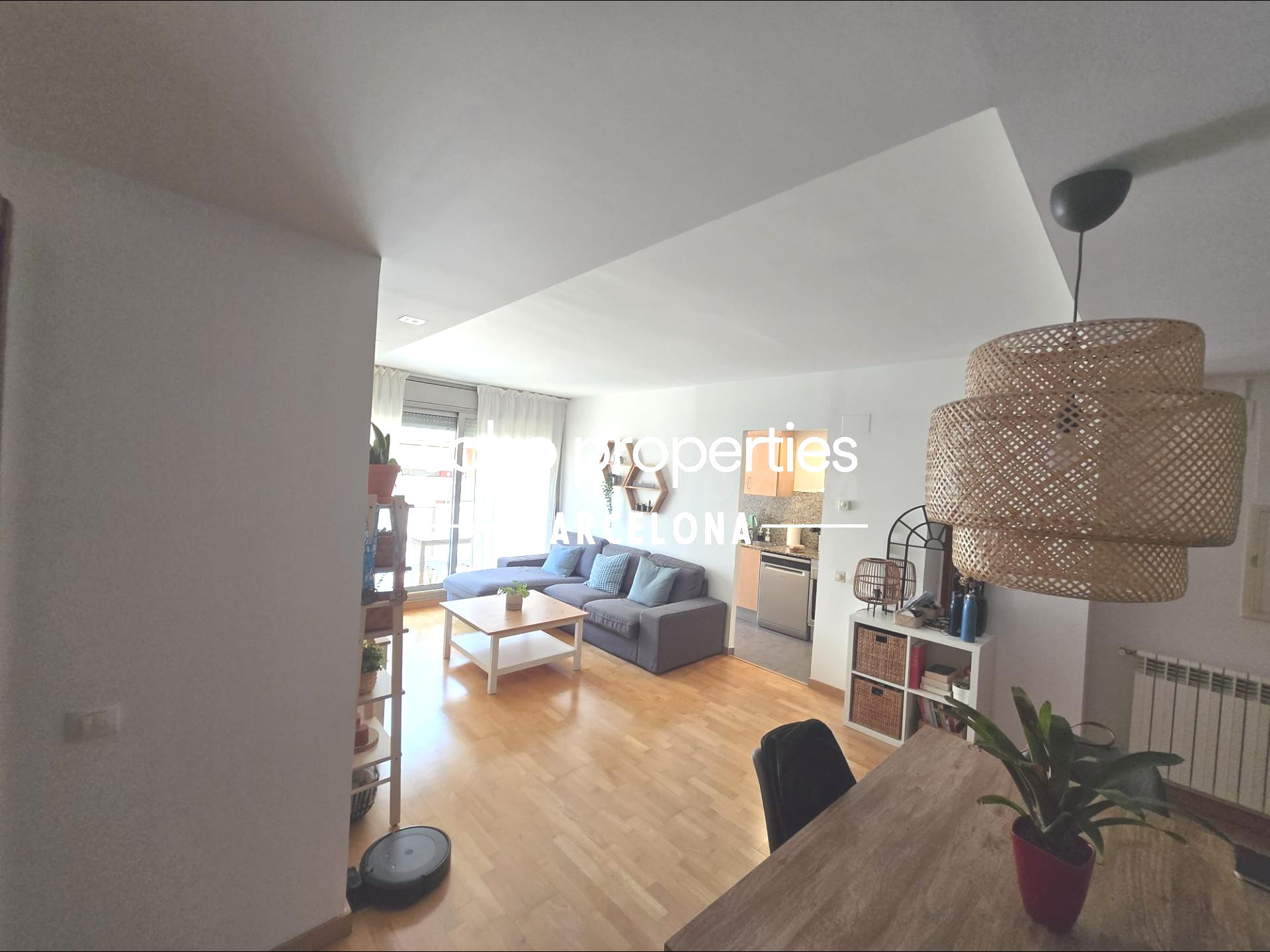¡A 3 minutos de la playa y con piscina! Precioso piso con ve - foto 4