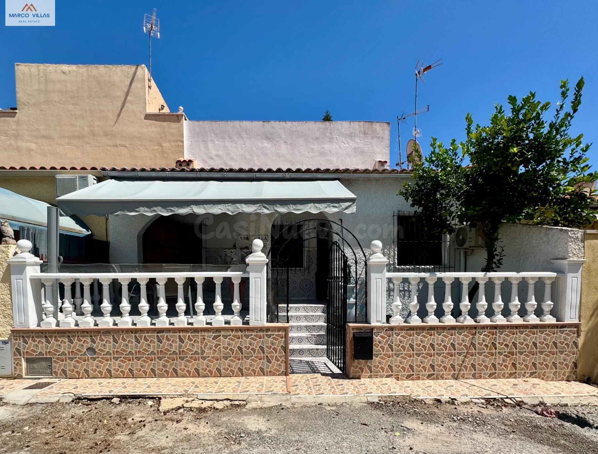 Vivienda modelo FINA en centro de la urbanización, la Marina -1325LM- Marco Villas Real Estate