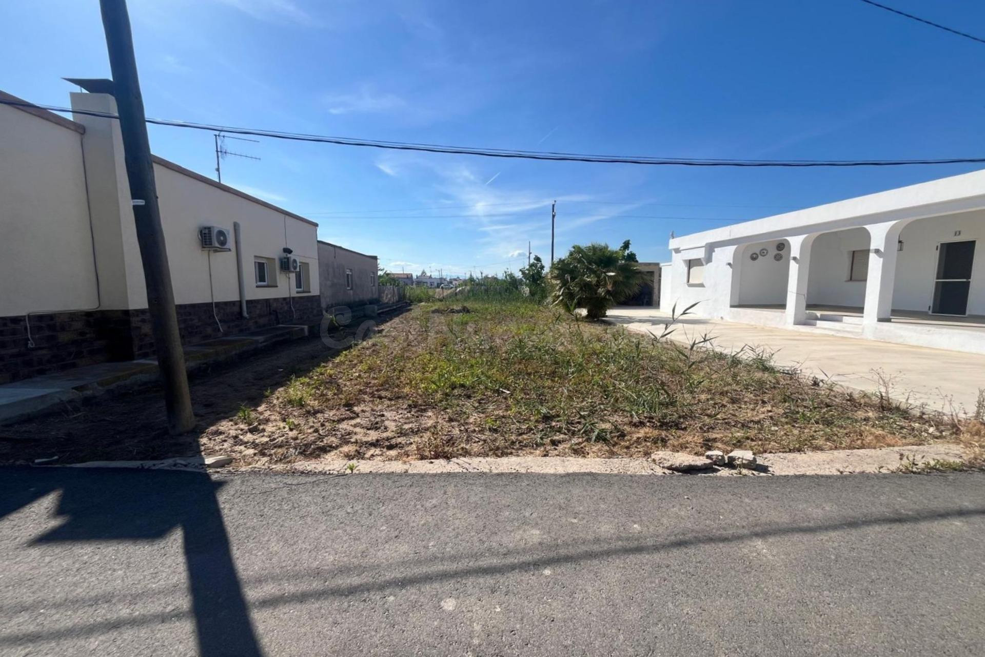 Solar en venta - Urbanizacion la cava