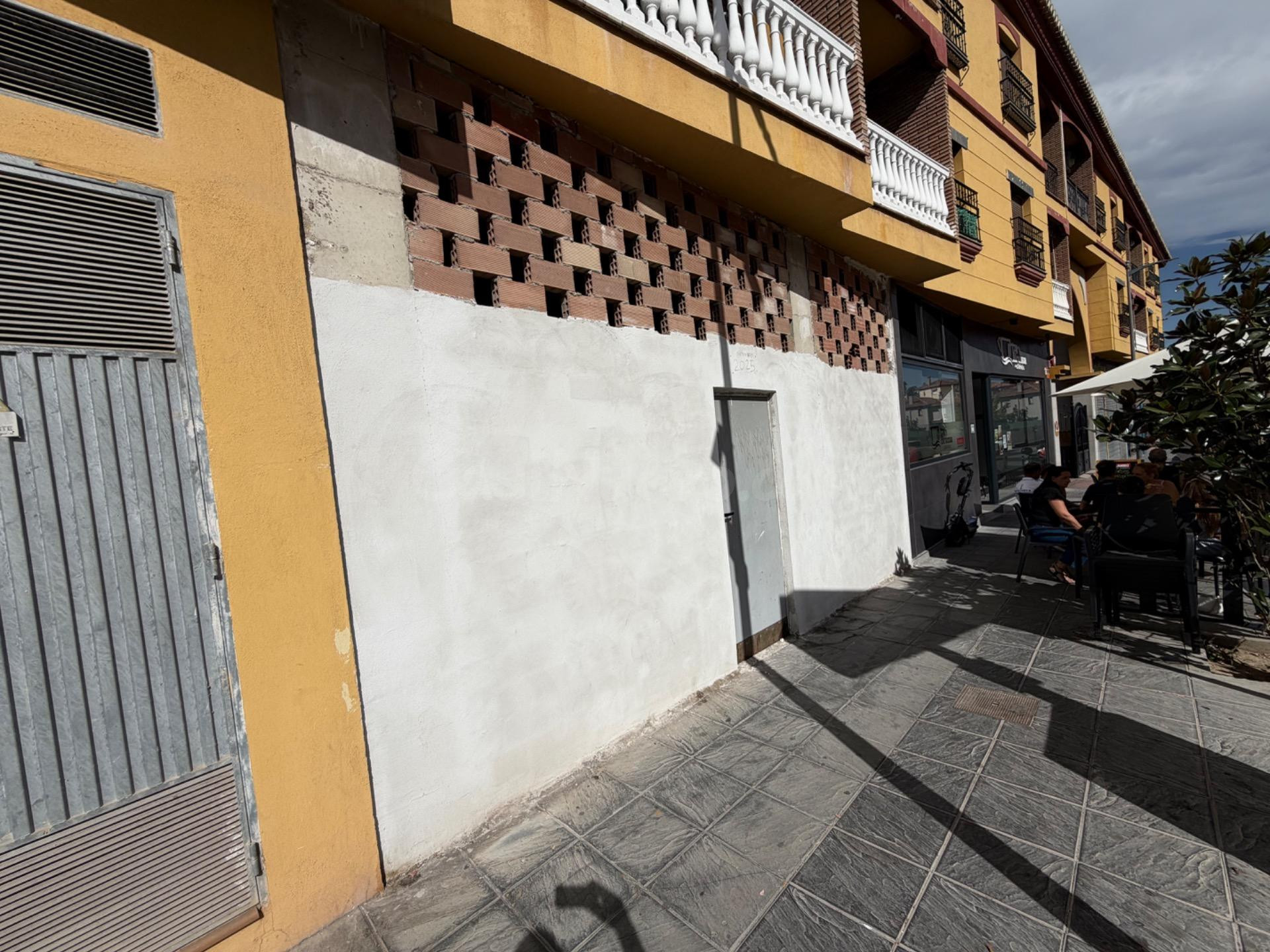 Venta de local comercial en Gojar.