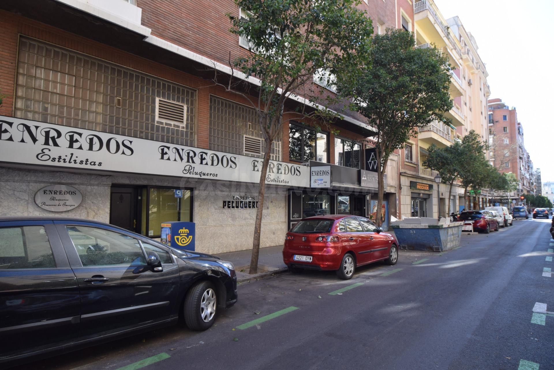 ESPECTACULAR LOCAL EN EL BARRIO DE SALAMANCA - foto 2