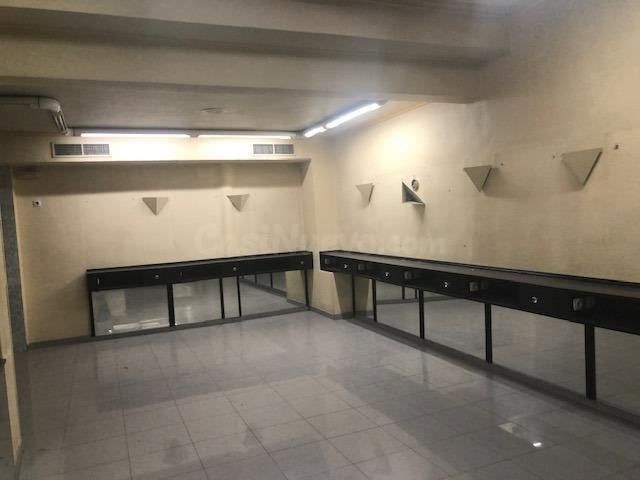 ESPECTACULAR LOCAL EN EL BARRIO DE SALAMANCA - foto 4