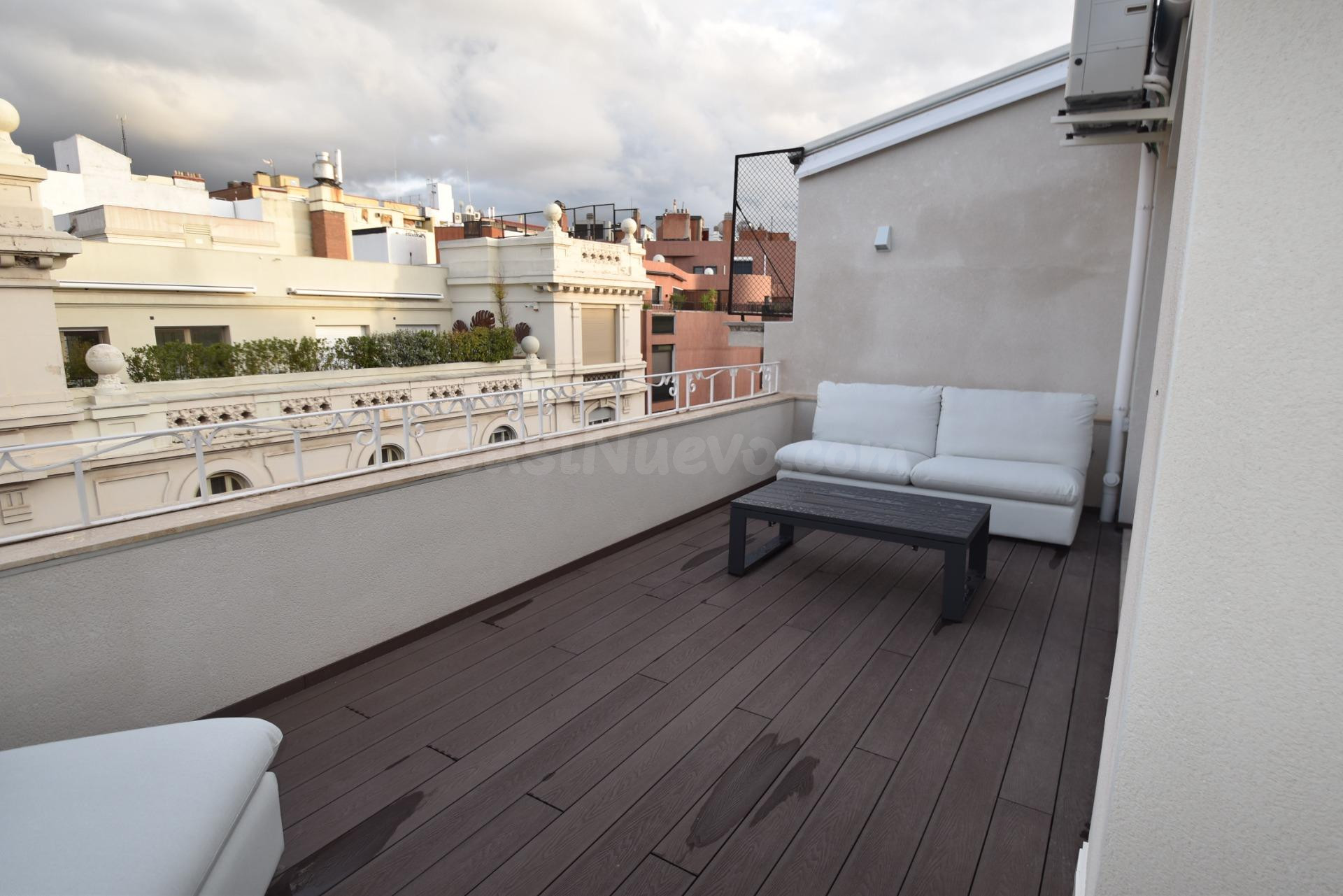 FABULOSO ATICO DE LUJO CON TERRAZA EN EL MEJOR TRAMO DE LAGA - foto 2