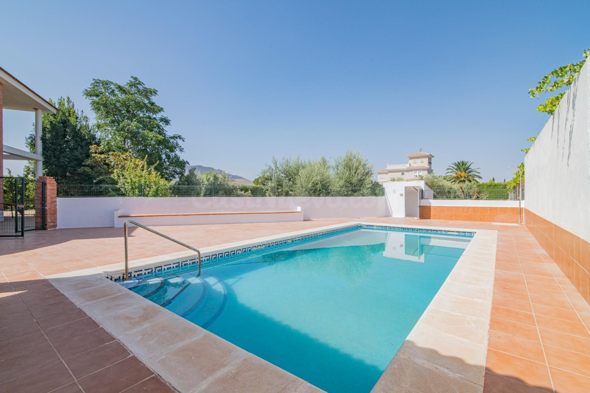 ¡Oportunidad Única! Se Vende Magnífica Casa en Esquina con Amplia Parcela