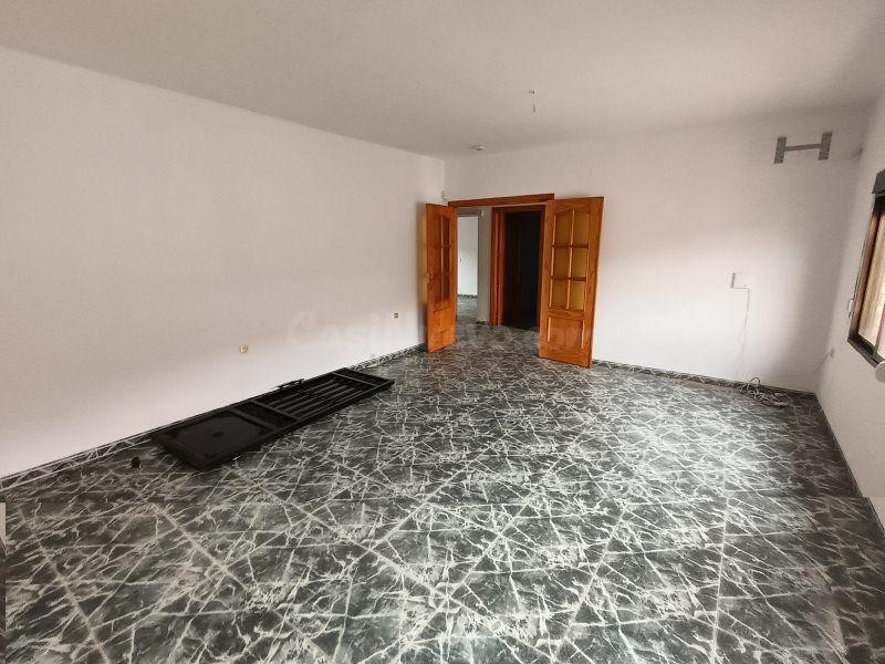 Amplio y luminoso piso en venta en Porzuna, Ciudad Real
