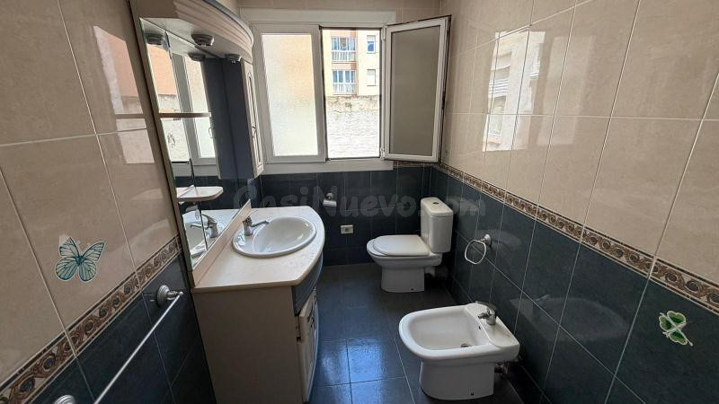 Amplio y luminoso piso en venta en Almansa, Albacete por €98,000