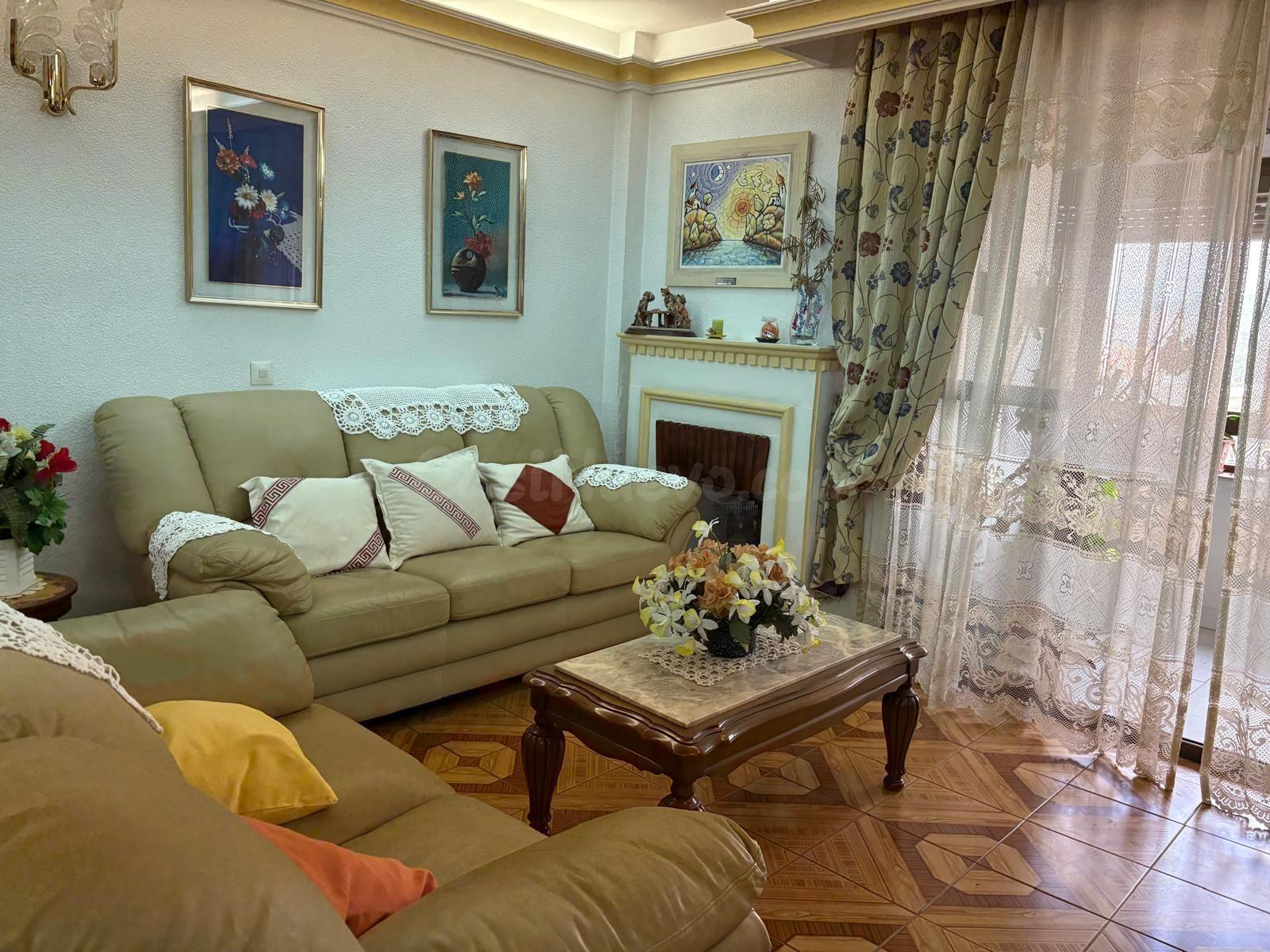 ¡¡¡ ESTUPENDO PISO SEMICENTRICO CON TERRAZA Y CHIMENEA !!!