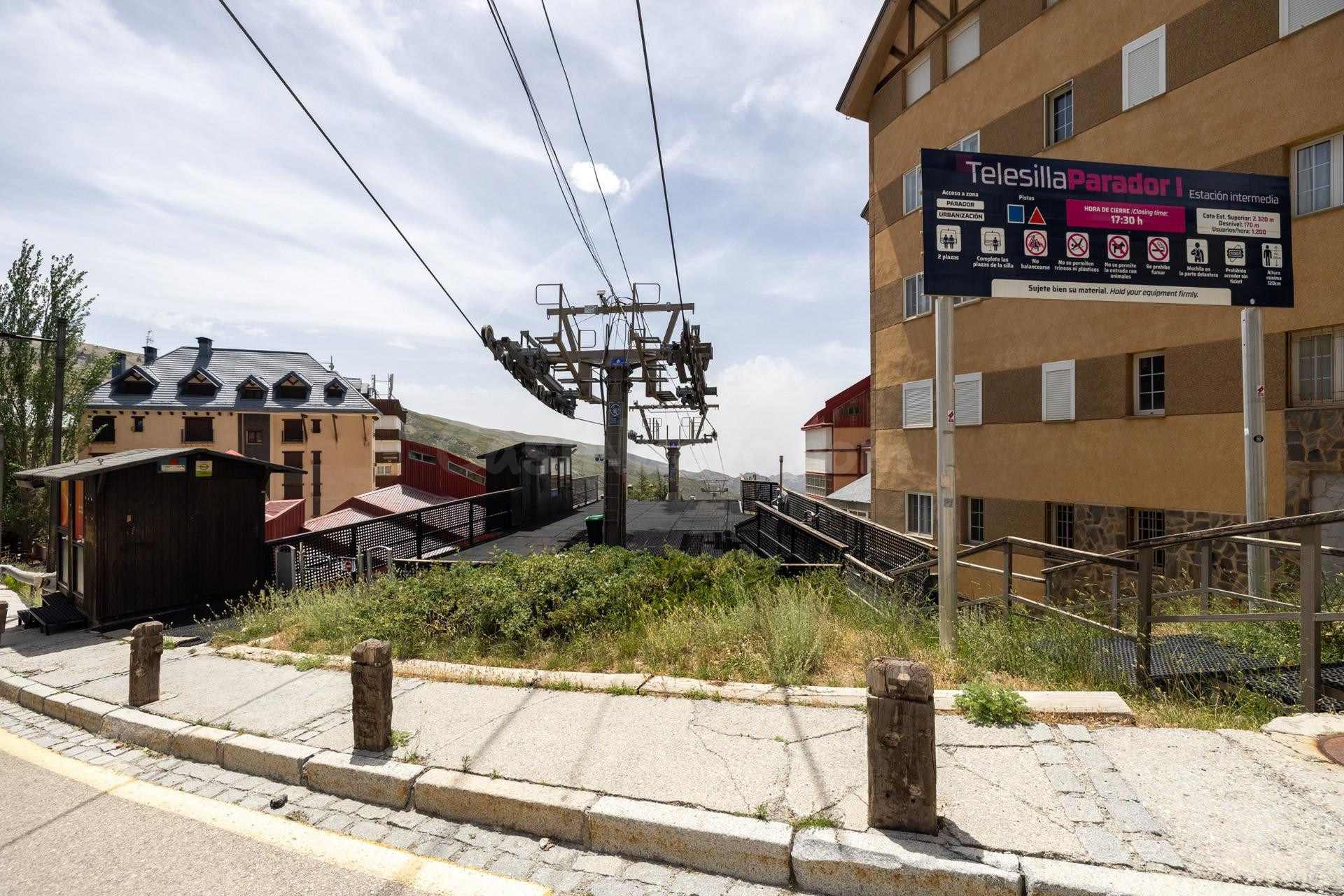 EN VENTA APARTAMENTO EN SIERRA NEVADA · GRANADA TEMPORADA ESQUÍ INVERSIÓN CON ASCENSOR