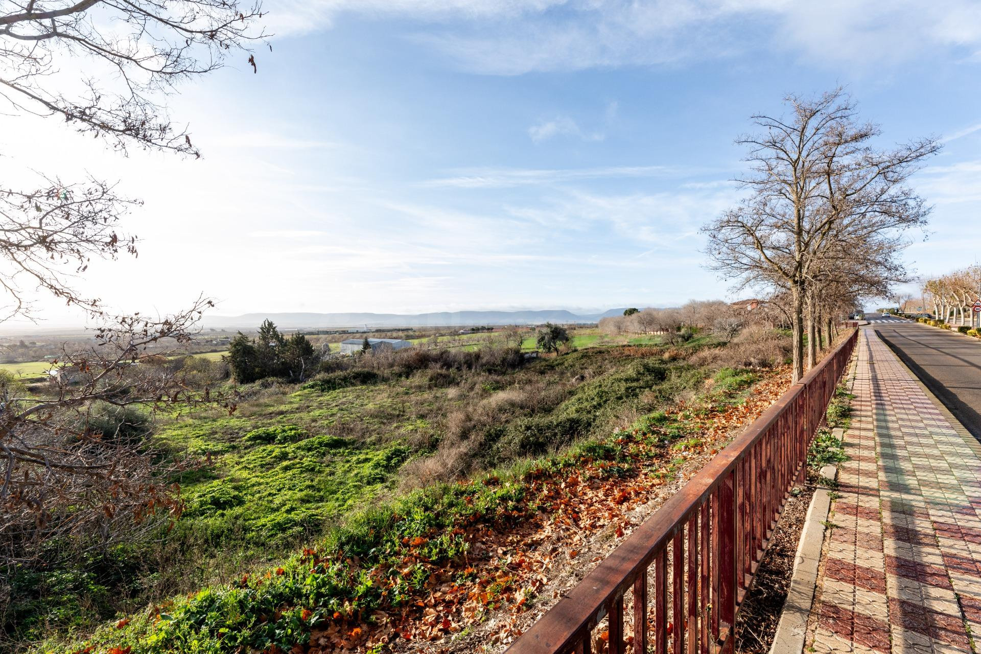 Terreno urbanizable 6744m² en venta - LOS YEBENES   TOLEDO - foto 4