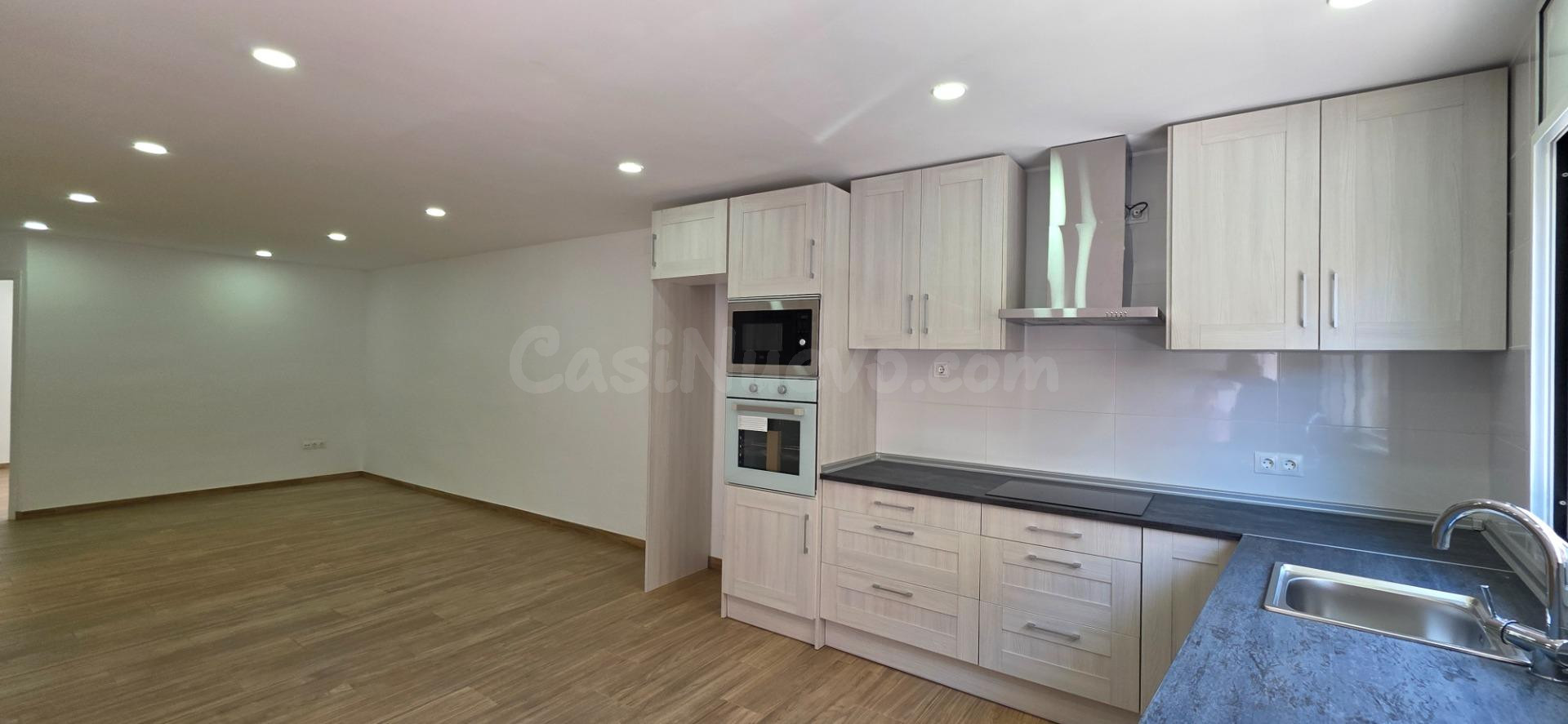 Casa totalmente reformada con patio privado en el centro de  - foto 2