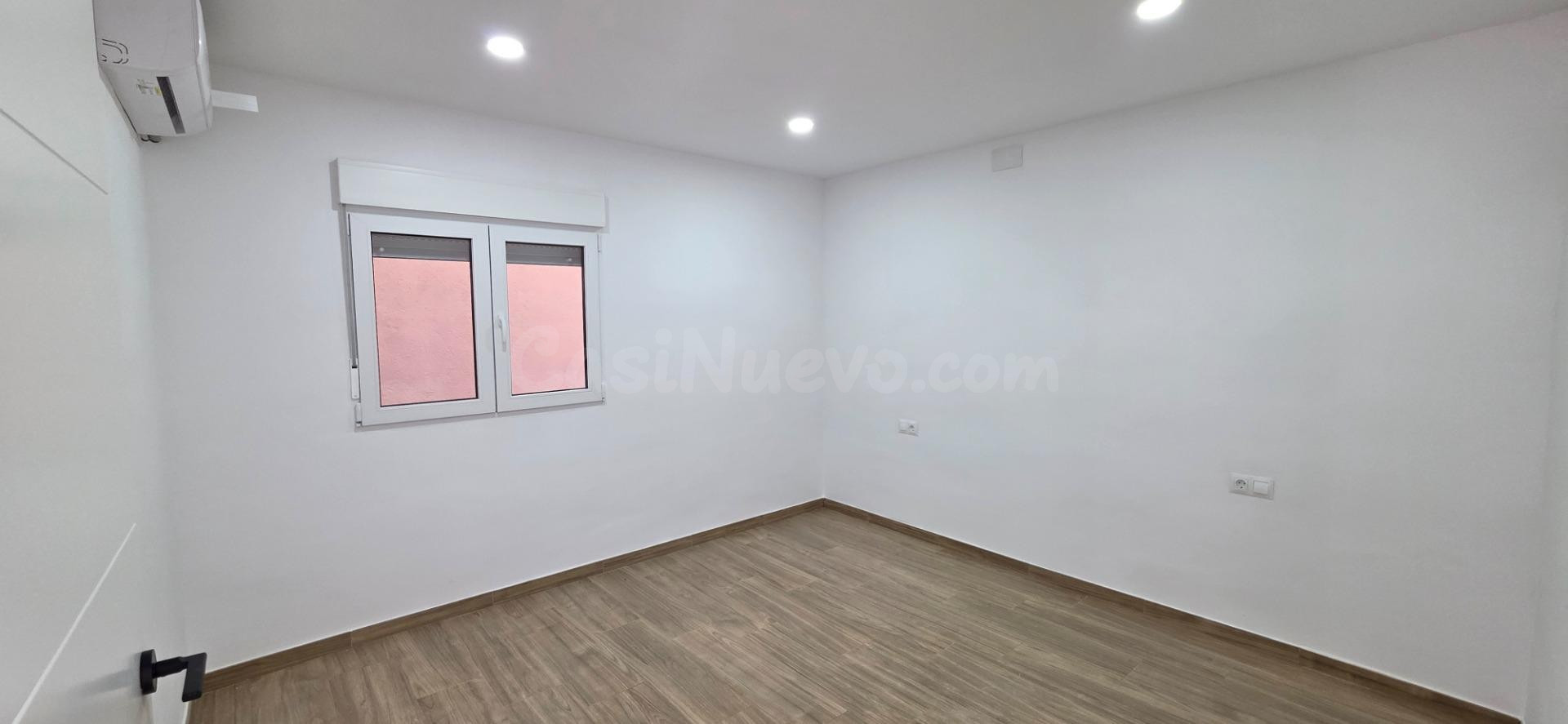 Casa totalmente reformada con patio privado en el centro de  - foto 4