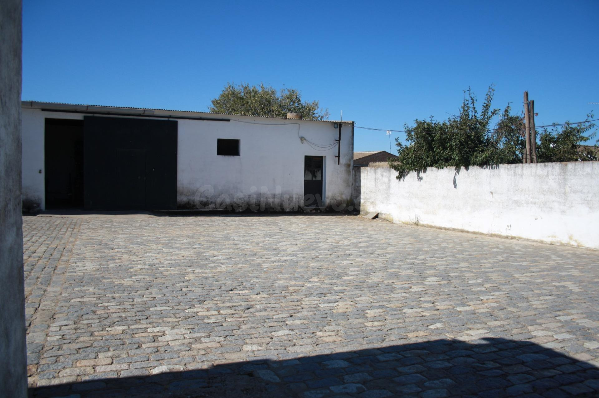 Magnifico terreno, para construir cocheras o viviendas en Se - foto 2