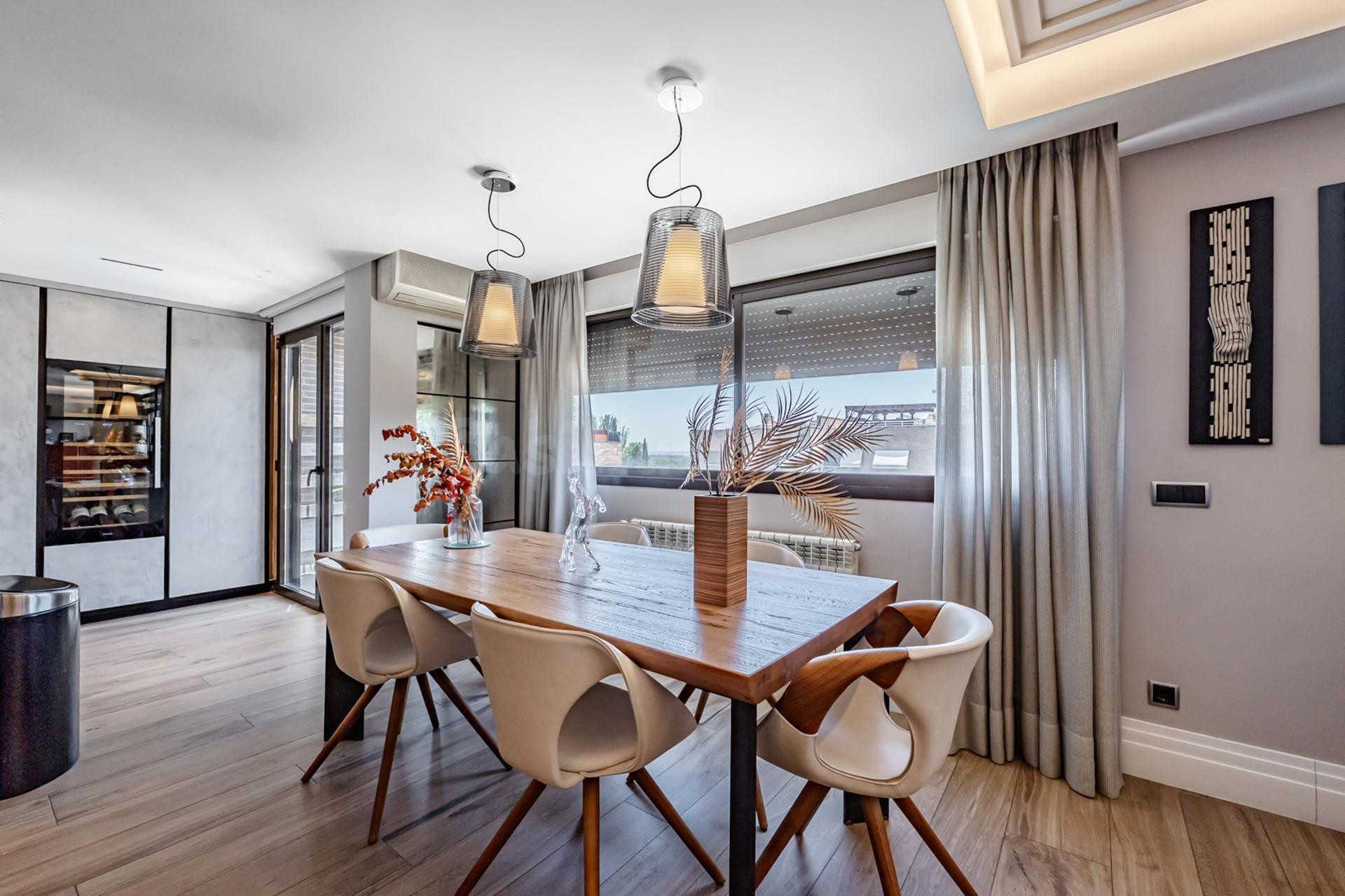 Excepcional ático dúplex de lujo con gran terraza en urbaniz - foto 3