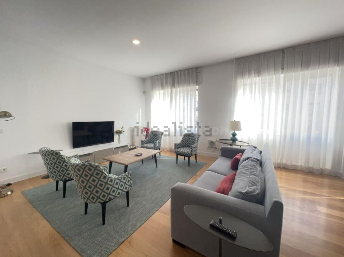 Piso 3 habitaciones 165m² en alquiler - Eixample - foto 2