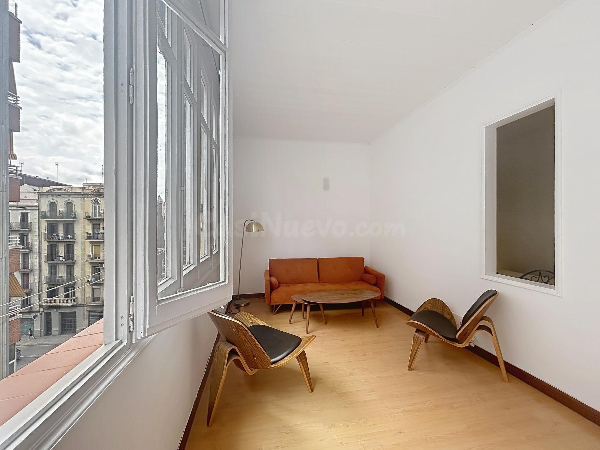Piso reformado de 63 m2 · Calle Independència, Barcelona