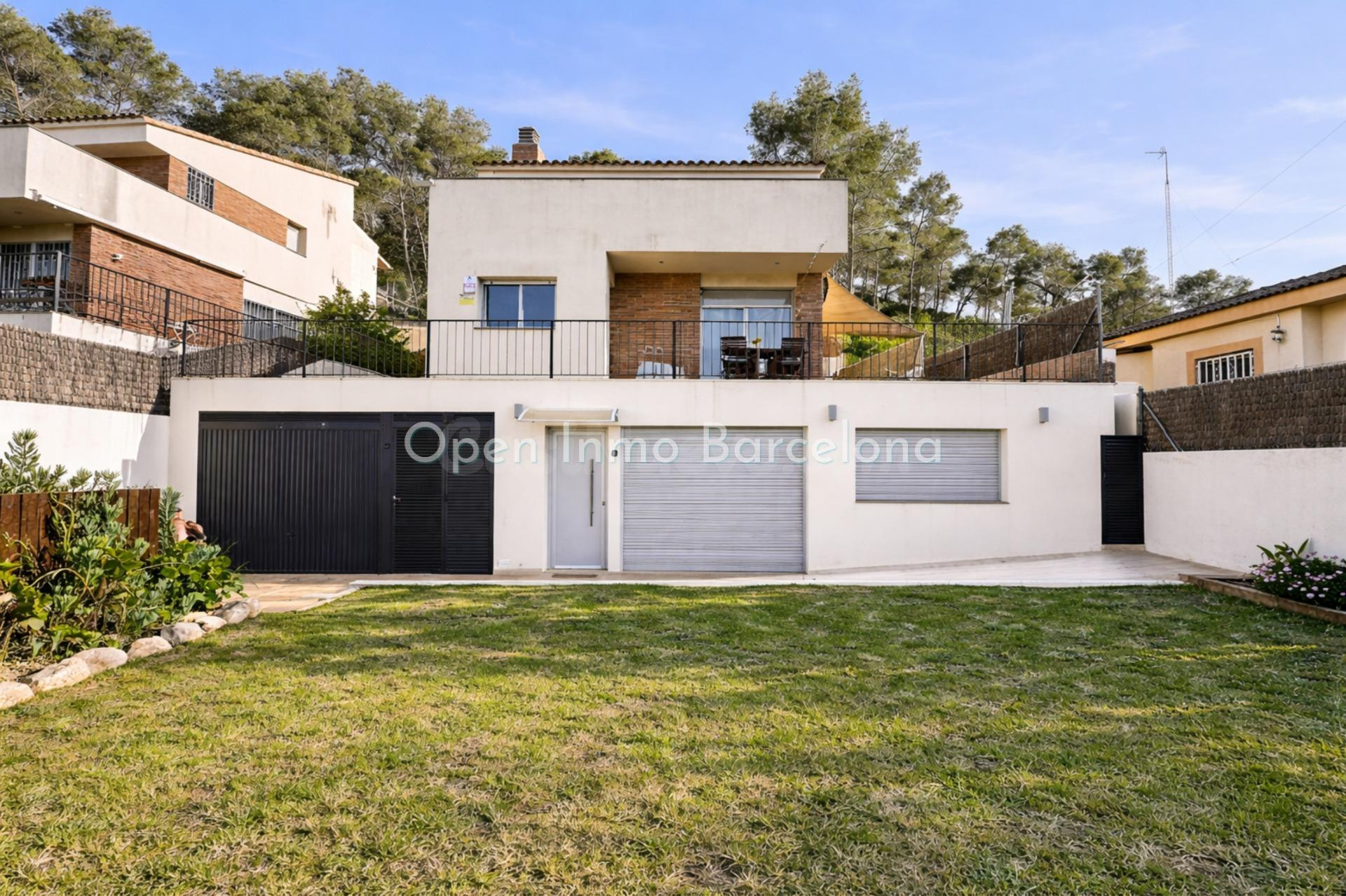 Exclusivo chalet unifamiliar con terrazas panorámicas y vistas a la montaña