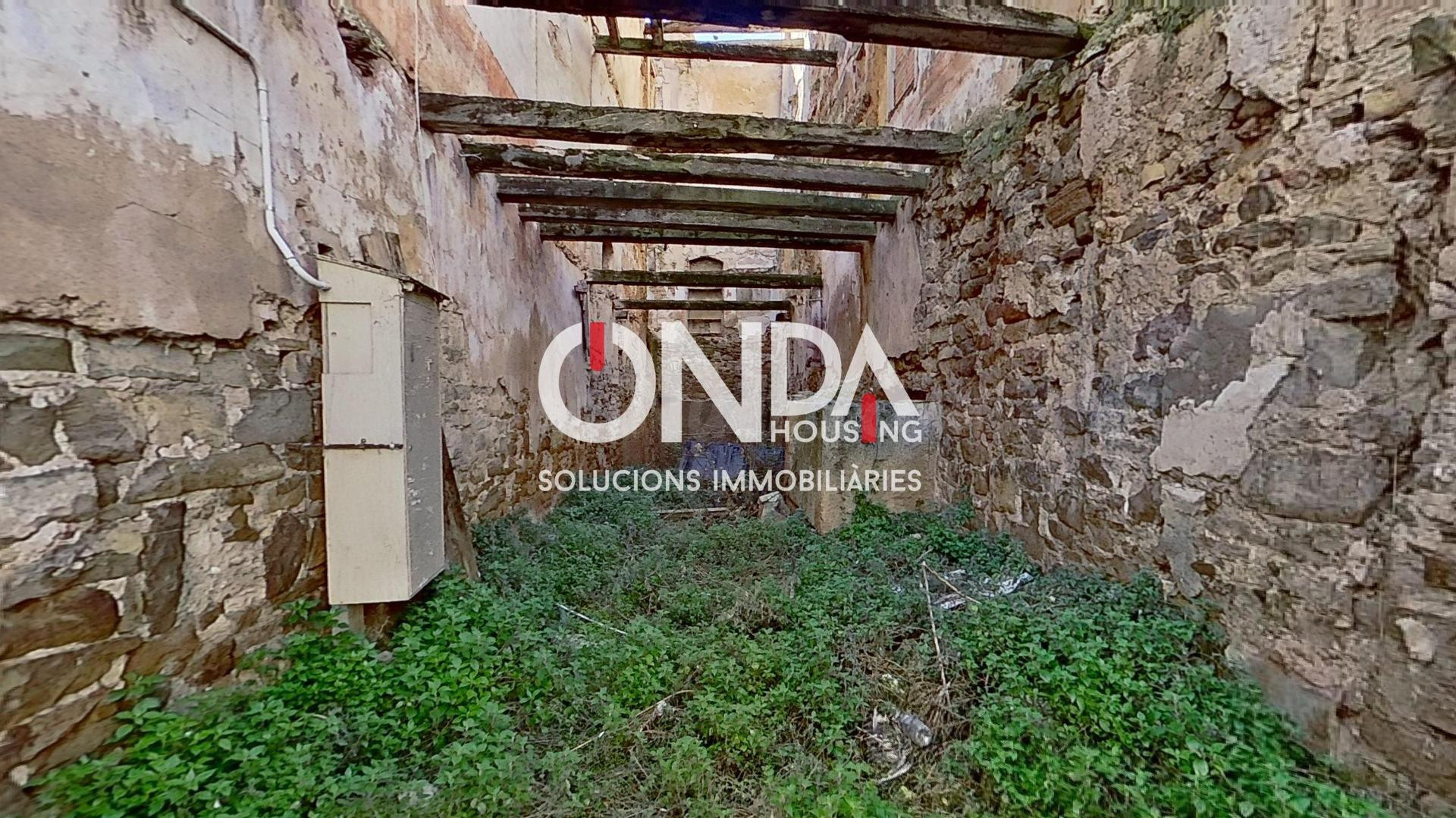 SE VENDE TERRENO URBANO EN TREMP - foto 3