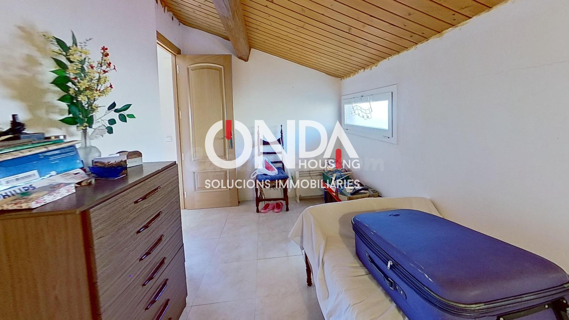 Hermosa Casa con Jardín en Venta en Tremp - foto 5