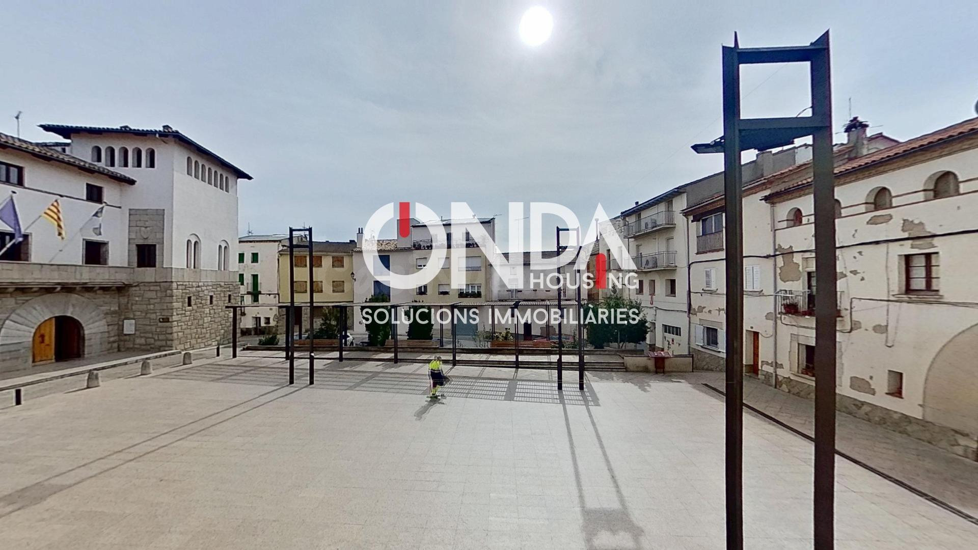 SE VENDE ESPECTACULAR CASA DE 575 M2 EN EL CENTRO DE ISONA - foto 5