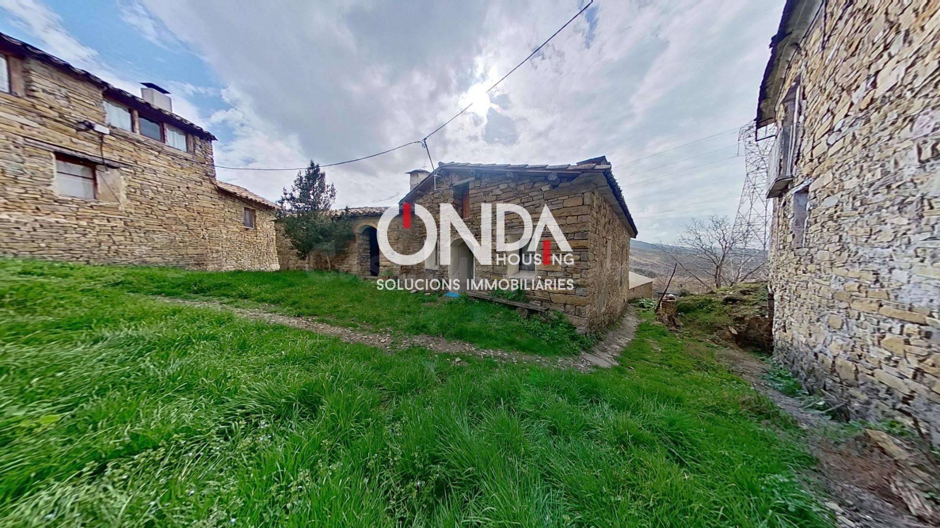 ¡MAGNÍFICA CASA DE PUEBLO + 85.000 m2 DE TERRENO EN LA TERRE