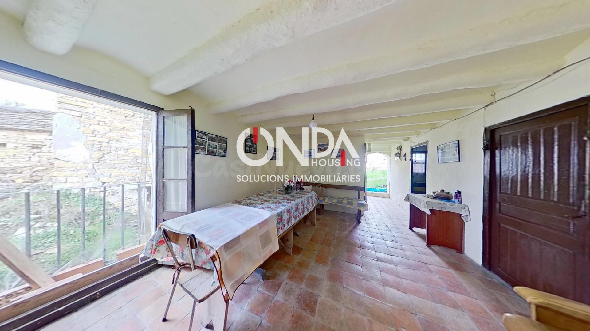 ¡MAGNÍFICA CASA DE PUEBLO + 85.000 m2 DE TERRENO EN LA TERRE - foto 2