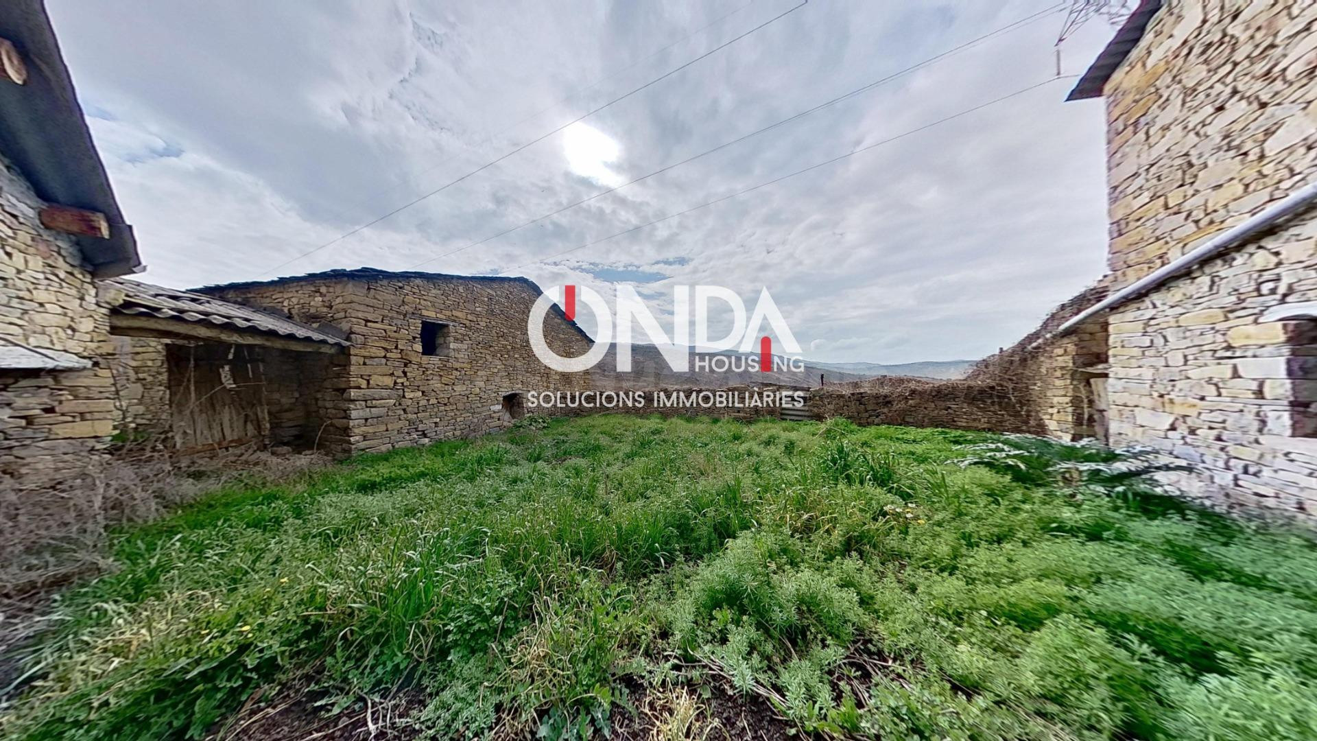 ¡MAGNÍFICA CASA DE PUEBLO + 85.000 m2 DE TERRENO EN LA TERRE - foto 3