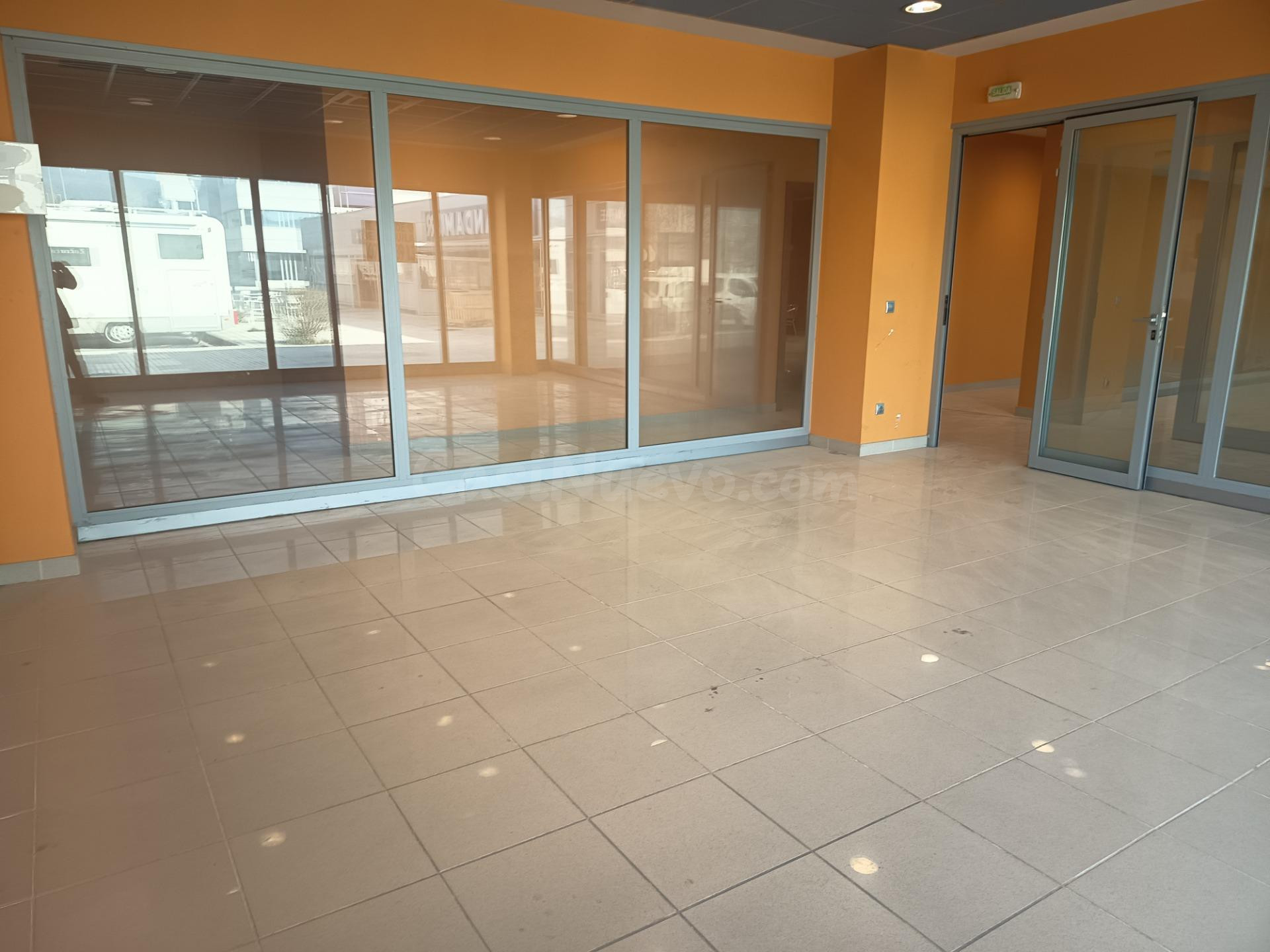 Nave con oficinas en ciudad del transporte - foto 5