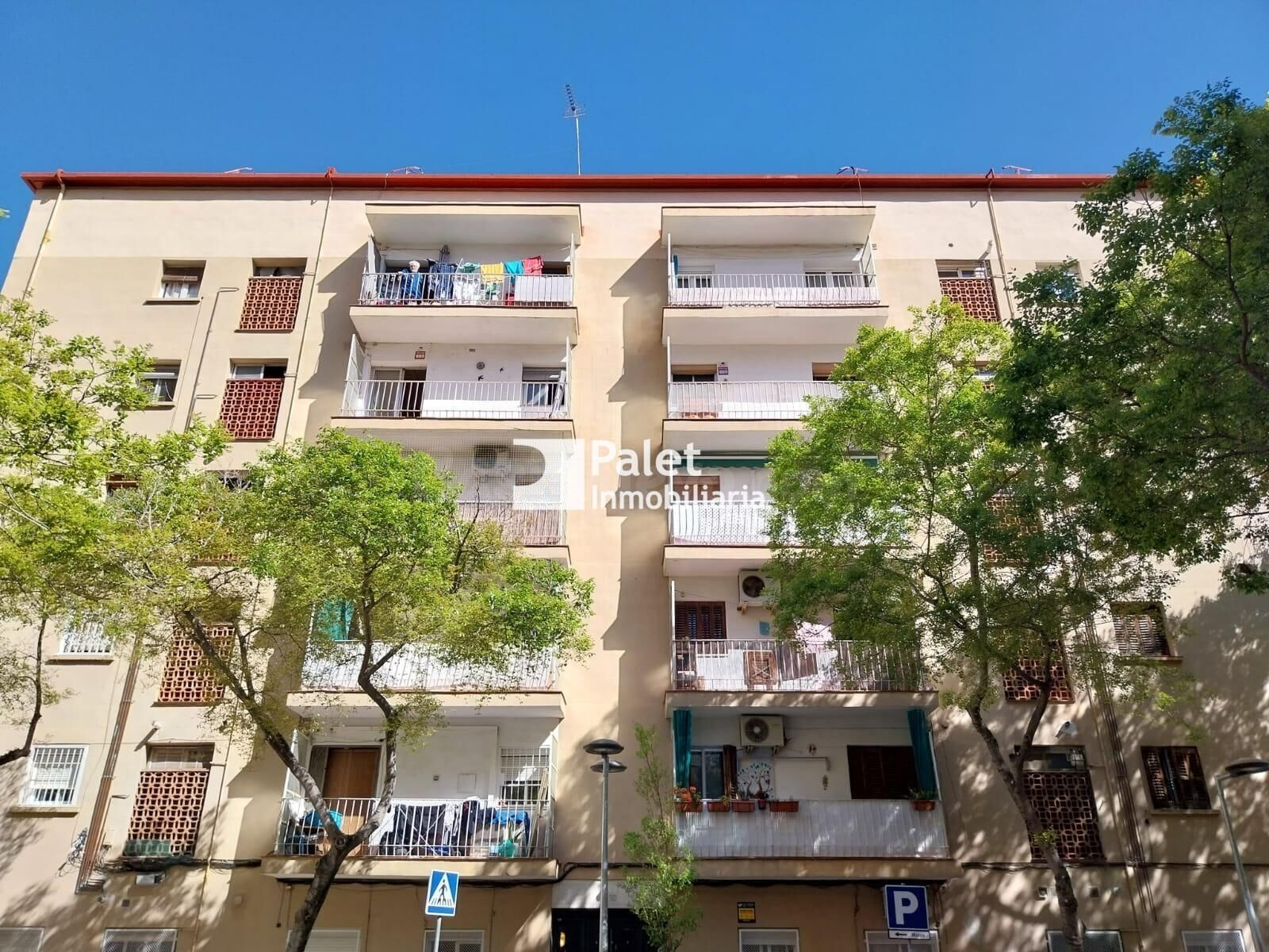Amplio estudio reformado en Sant Genís dels Agudells ( No dispone de  cedula de Habitibilidad )