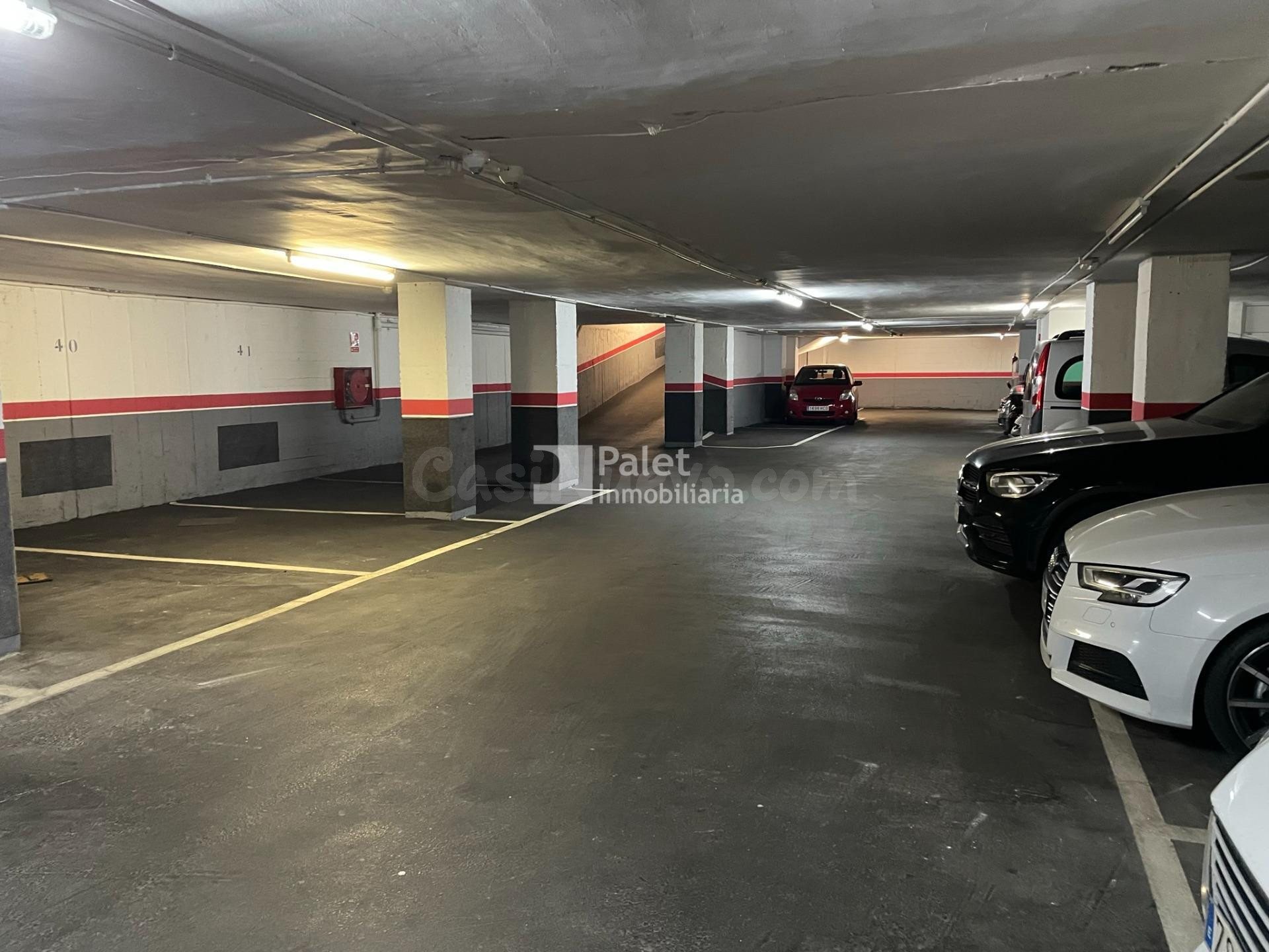 PLAZA EN VENTA EN CALLE CORSEGA 52