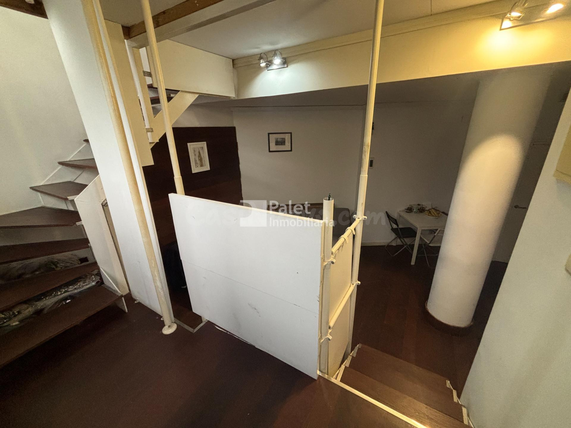 PISO DÚPLEX JUNTO AL CLUB DE TENIS LA SALUT ( sin cedula de habitabilidad)