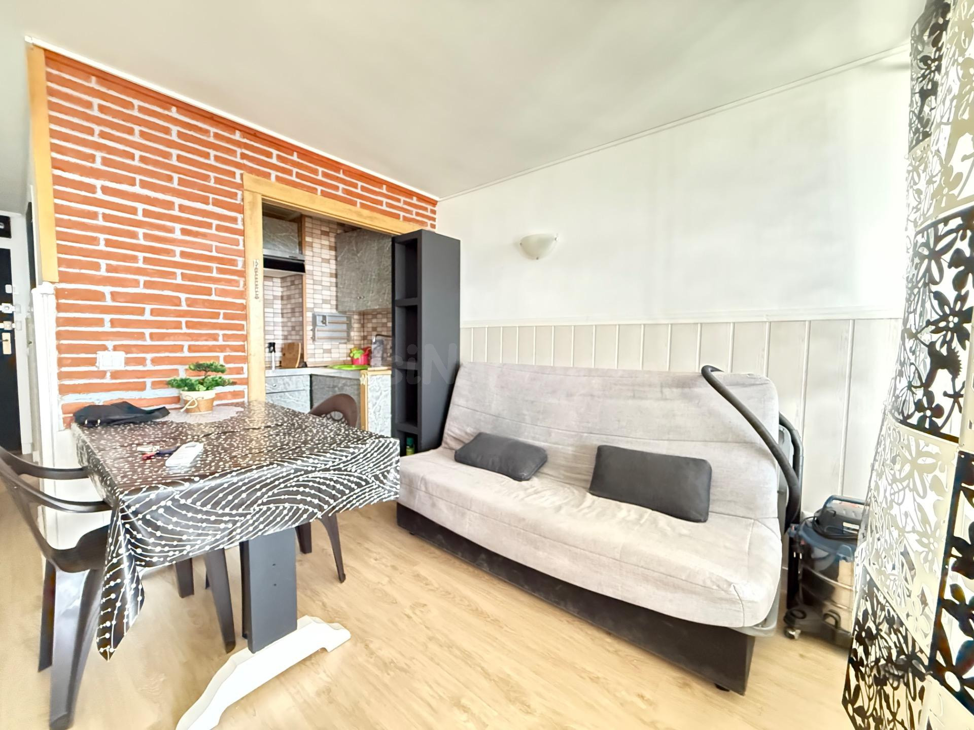 Piso con licencia turística y vistas al mar en la exclusiva  - foto 5