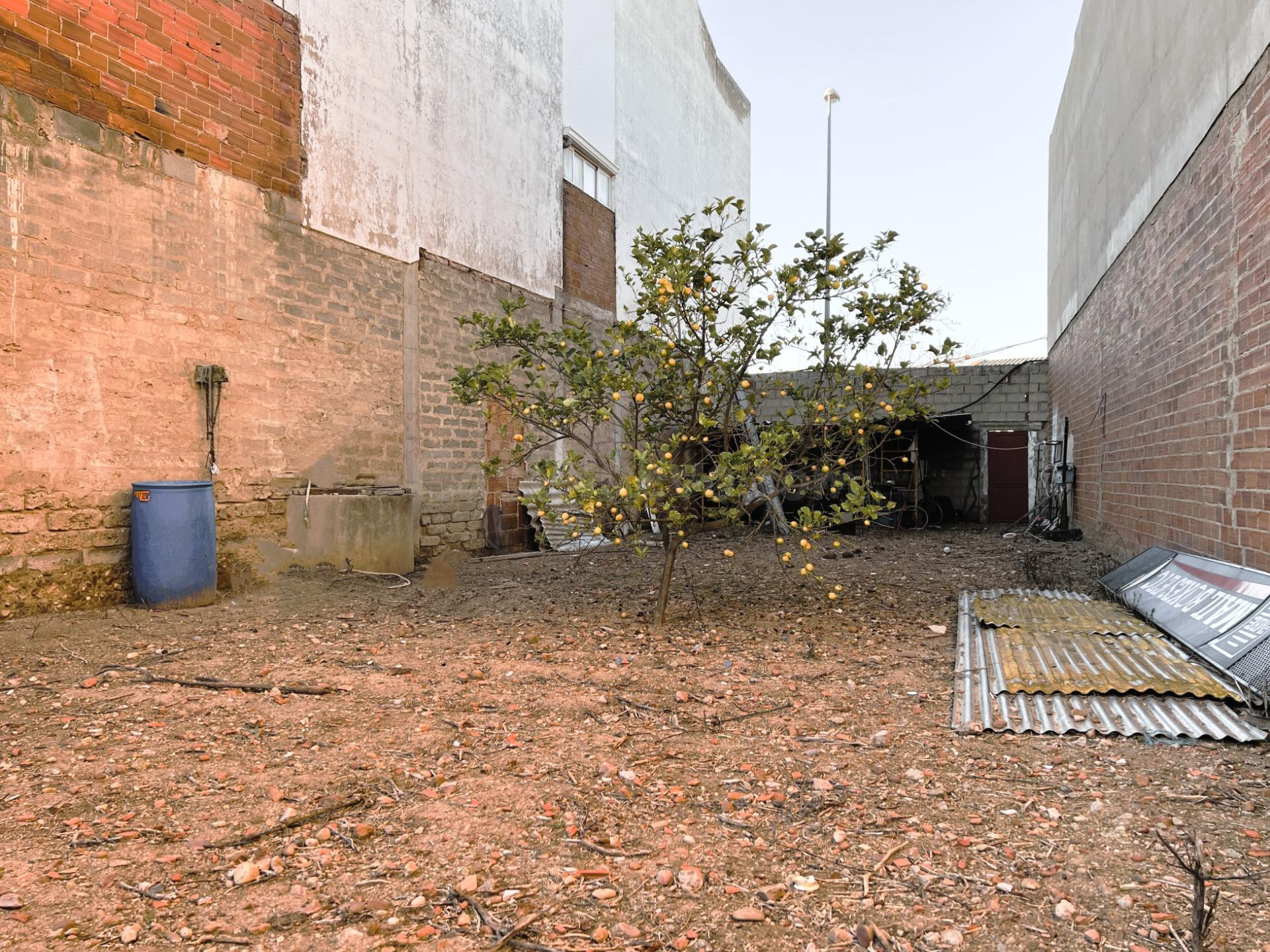 SOLAR EN BRUTO EN VENTA EN AVDA. DE CÁNOVAS Y ALREDEDORES - foto 4