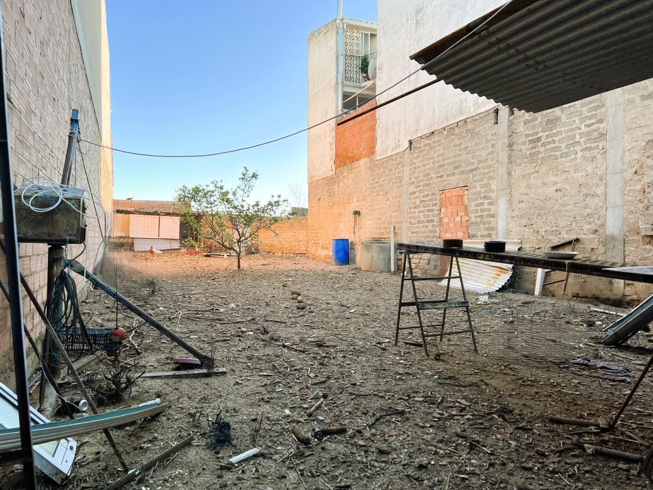 SOLAR EN BRUTO EN VENTA EN AVDA. DE CÁNOVAS Y ALREDEDORES - foto 5