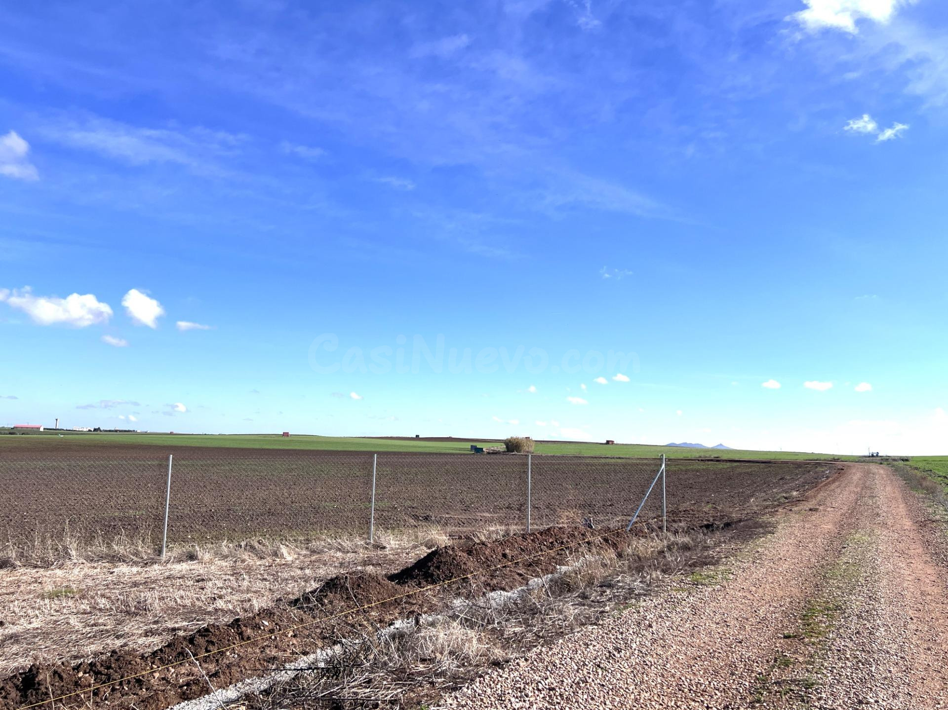 PARCELA RÚSTICA EN VENTA EN CARRETERA DE MENGABRIL - foto 4
