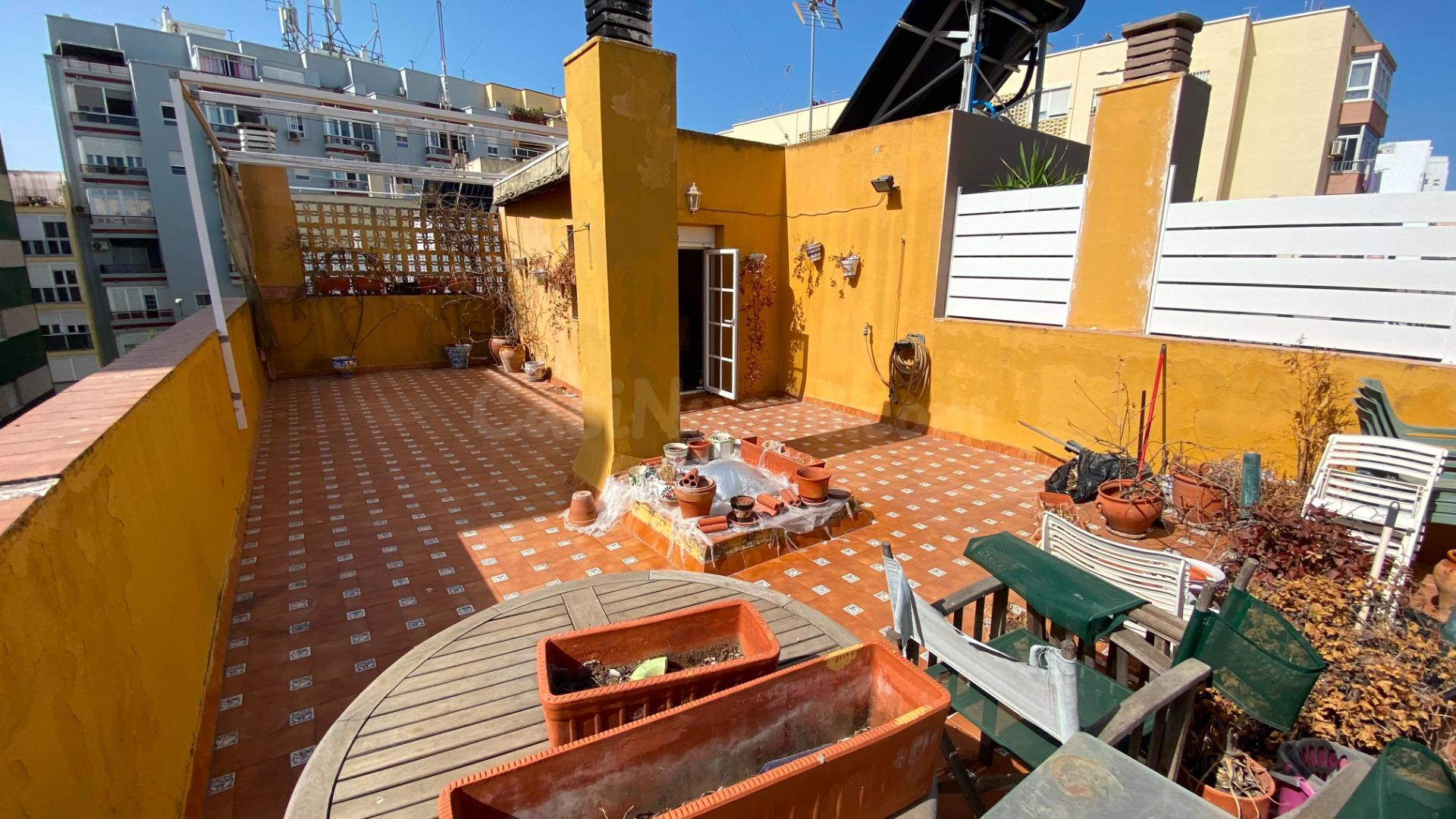 SAN FELIPE NERI - CADIZ - ADOSADO CON GRAN TERRAZA !!!
